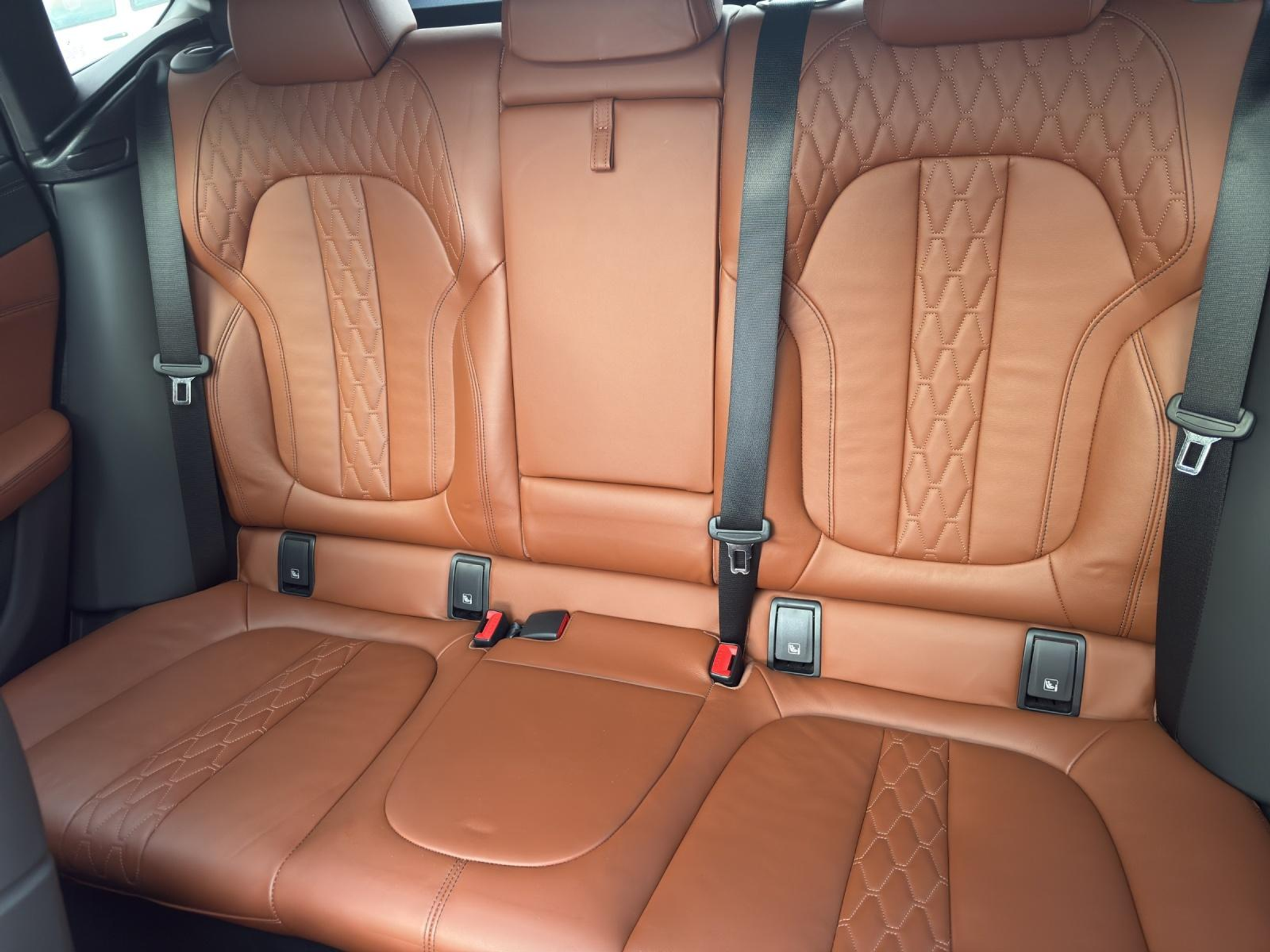 listing desktop thumbnail image 15