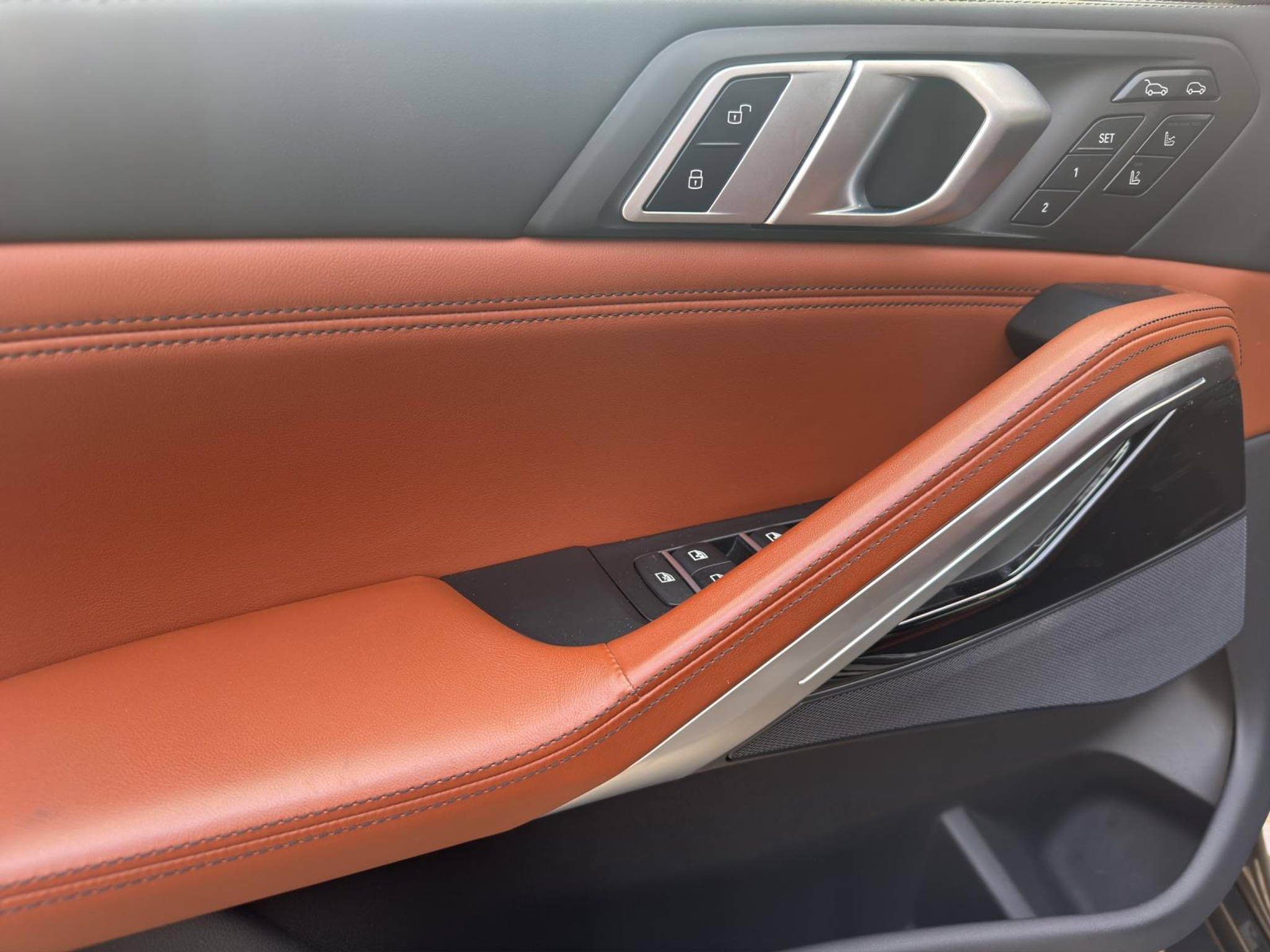 listing desktop thumbnail image 16