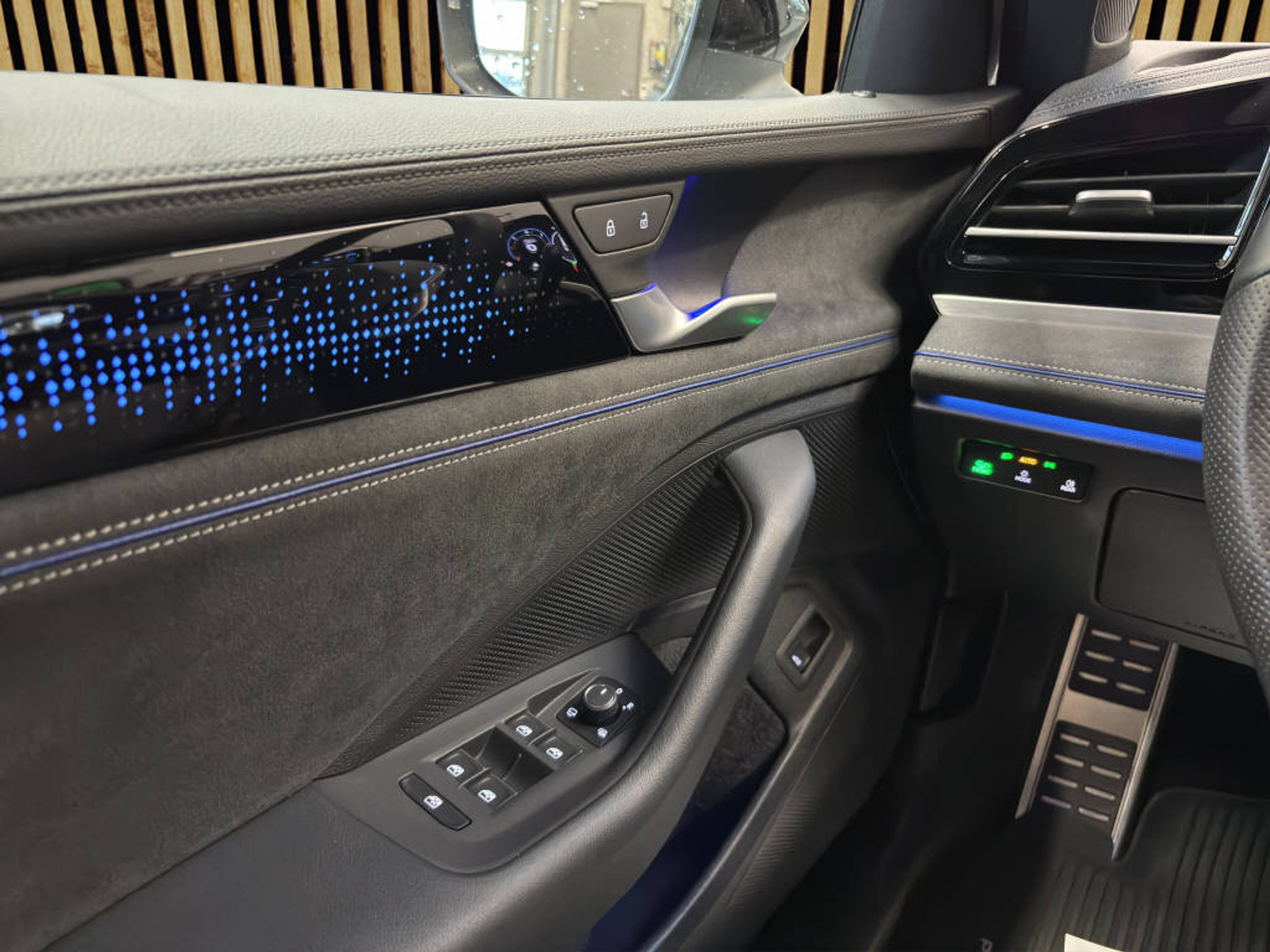 listing desktop thumbnail image 13