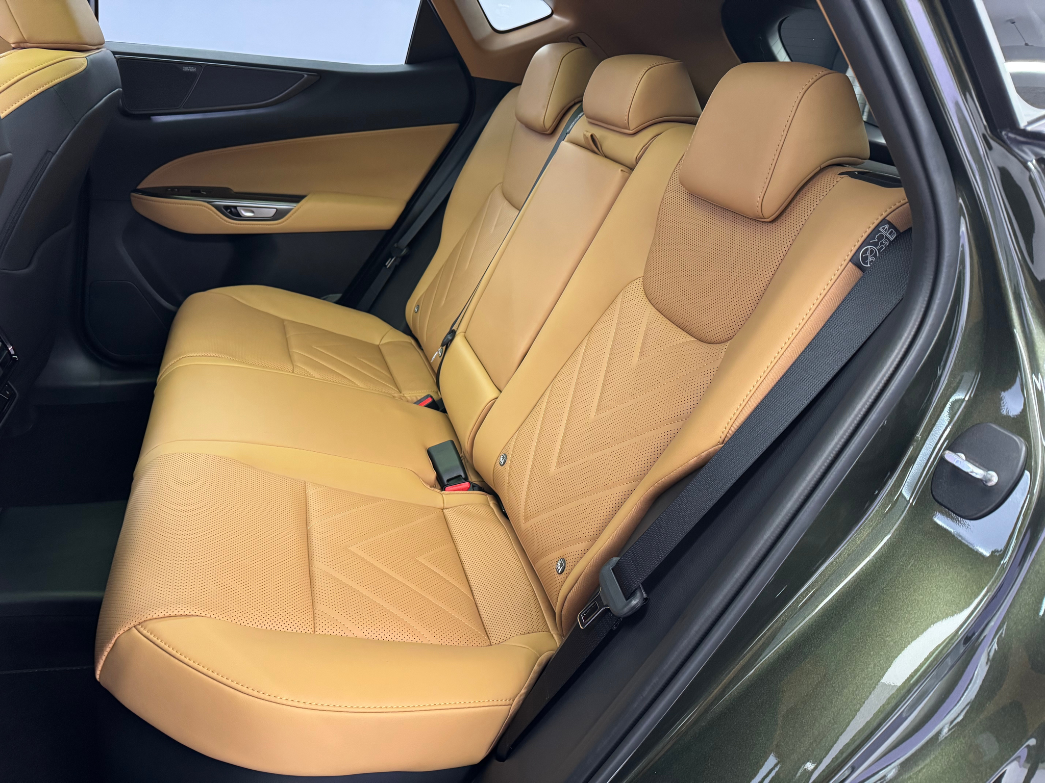 listing desktop thumbnail image 9