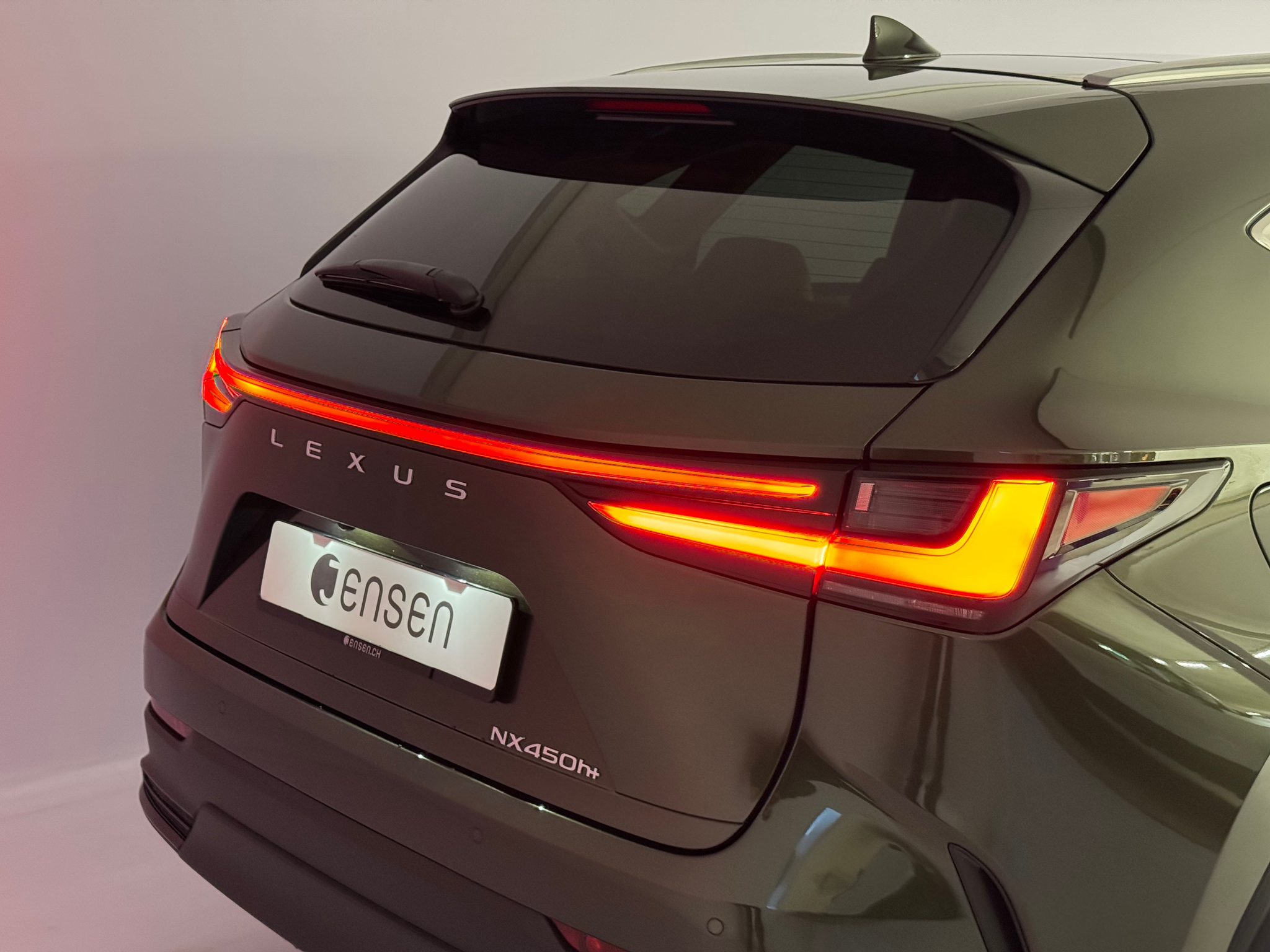 listing desktop thumbnail image 18