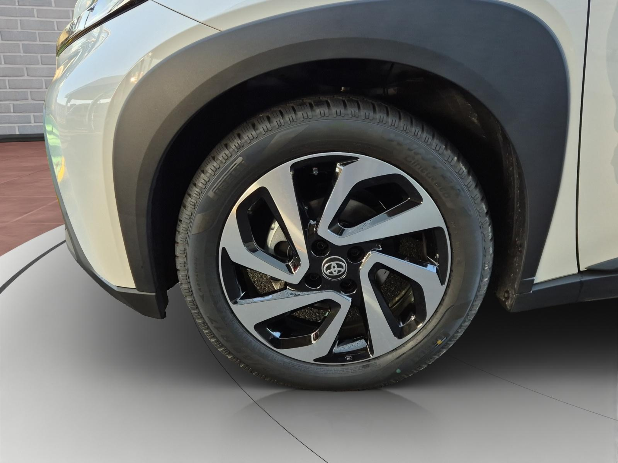 listing desktop thumbnail image 9