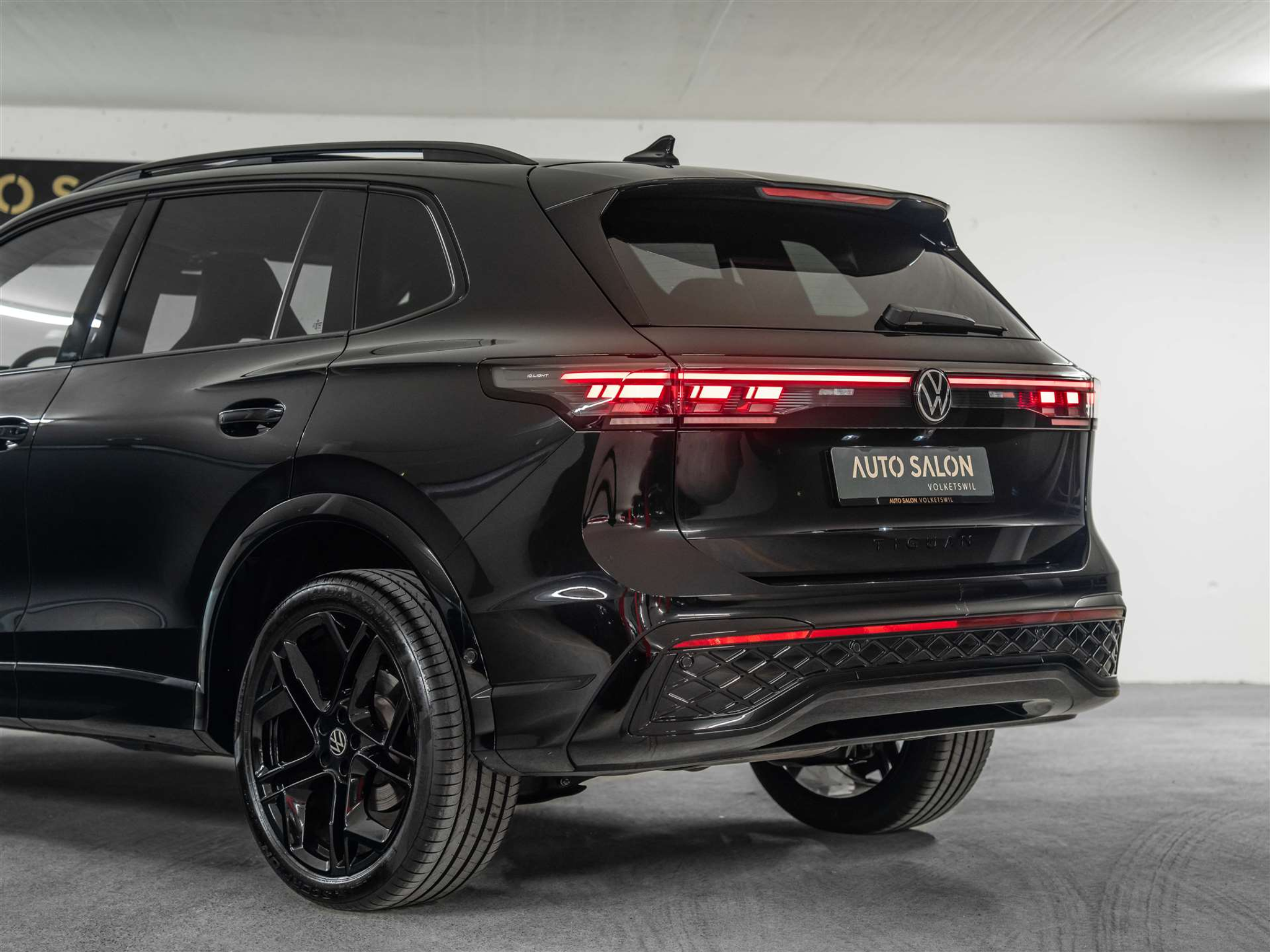 listing desktop thumbnail image 25