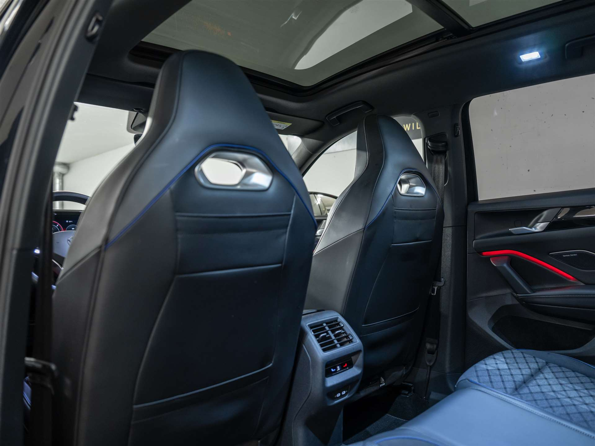 listing desktop thumbnail image 13