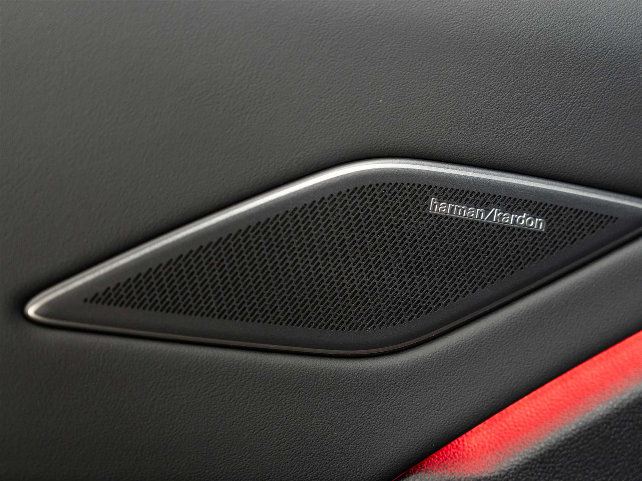 listing desktop thumbnail image 17