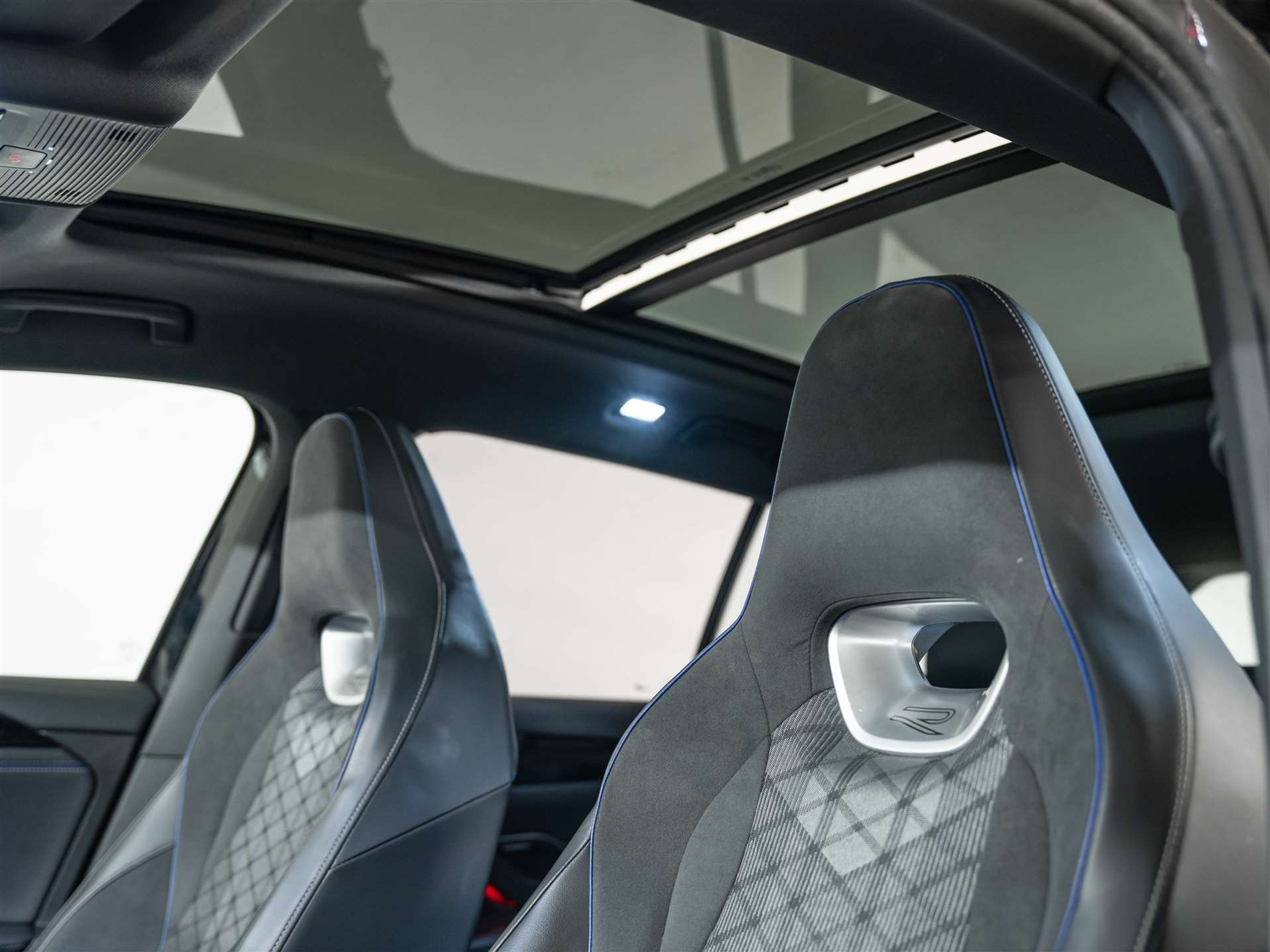 listing desktop thumbnail image 12