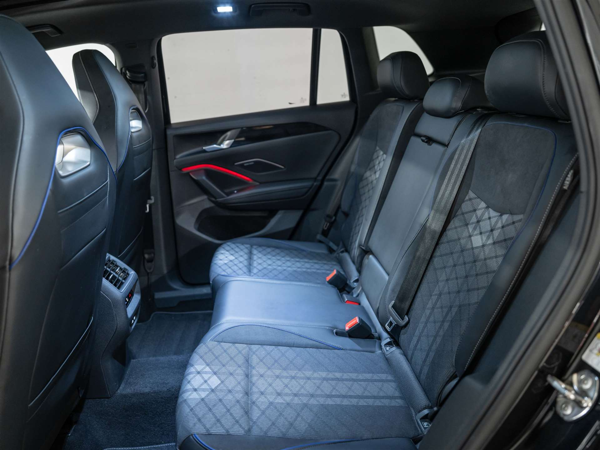 listing desktop thumbnail image 14