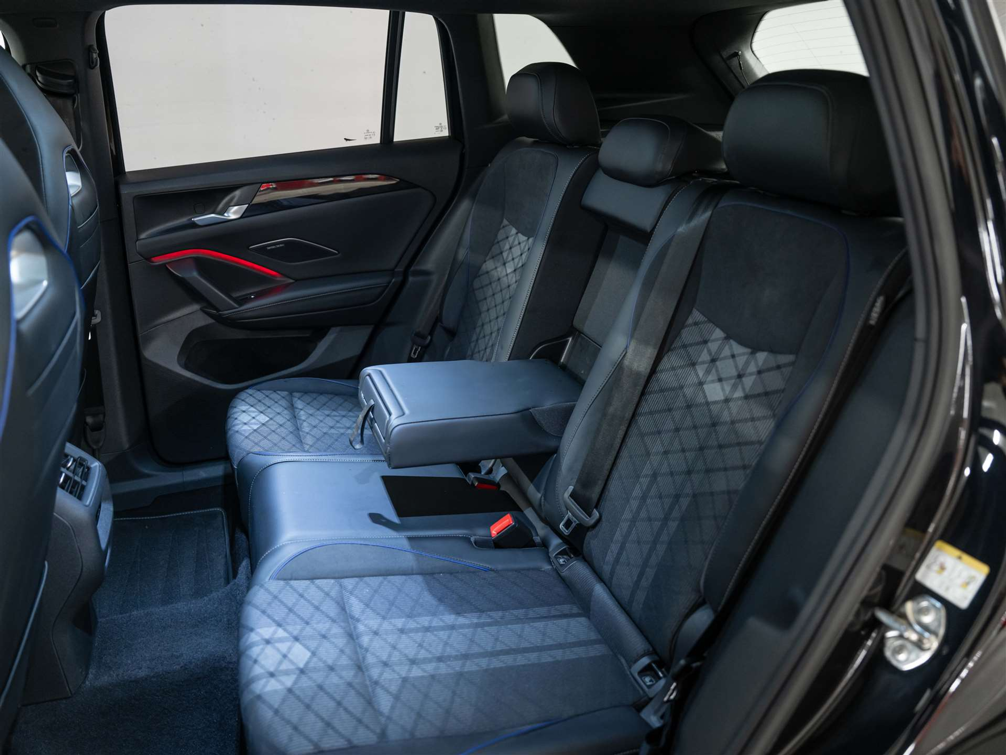 listing desktop thumbnail image 15