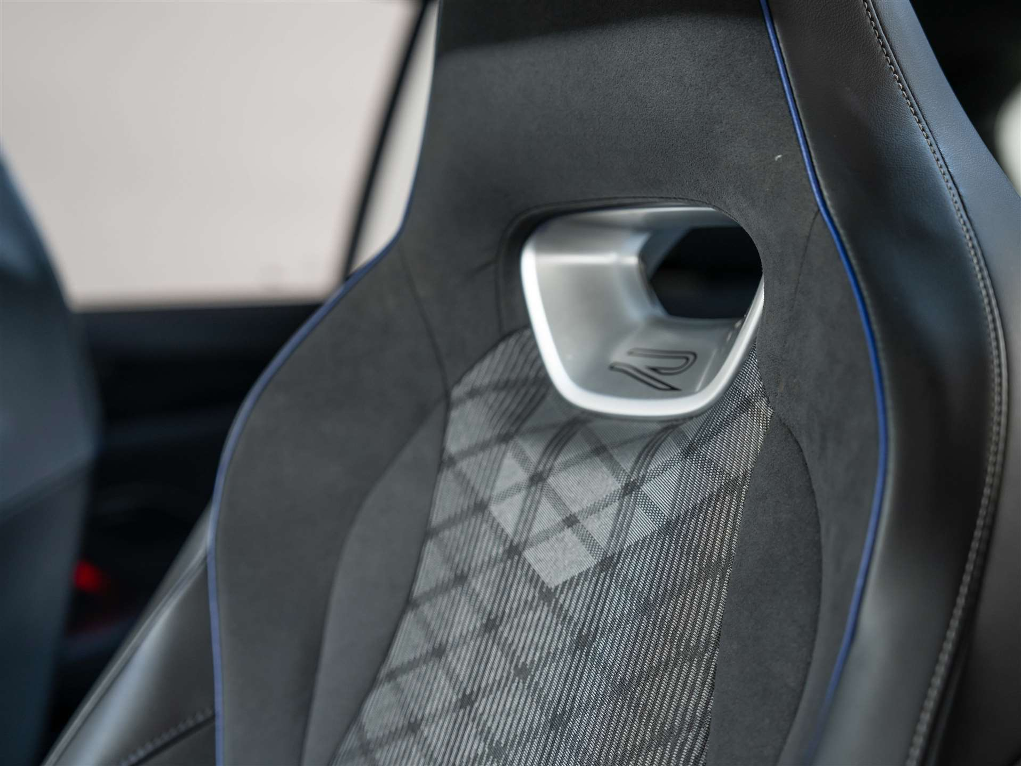 listing desktop thumbnail image 11