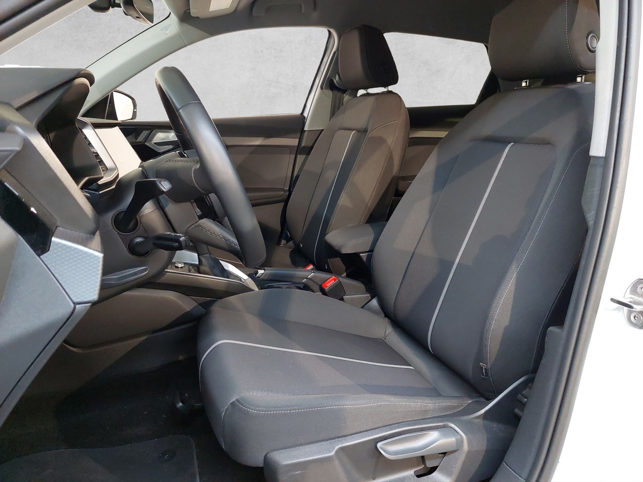 listing desktop thumbnail image 5