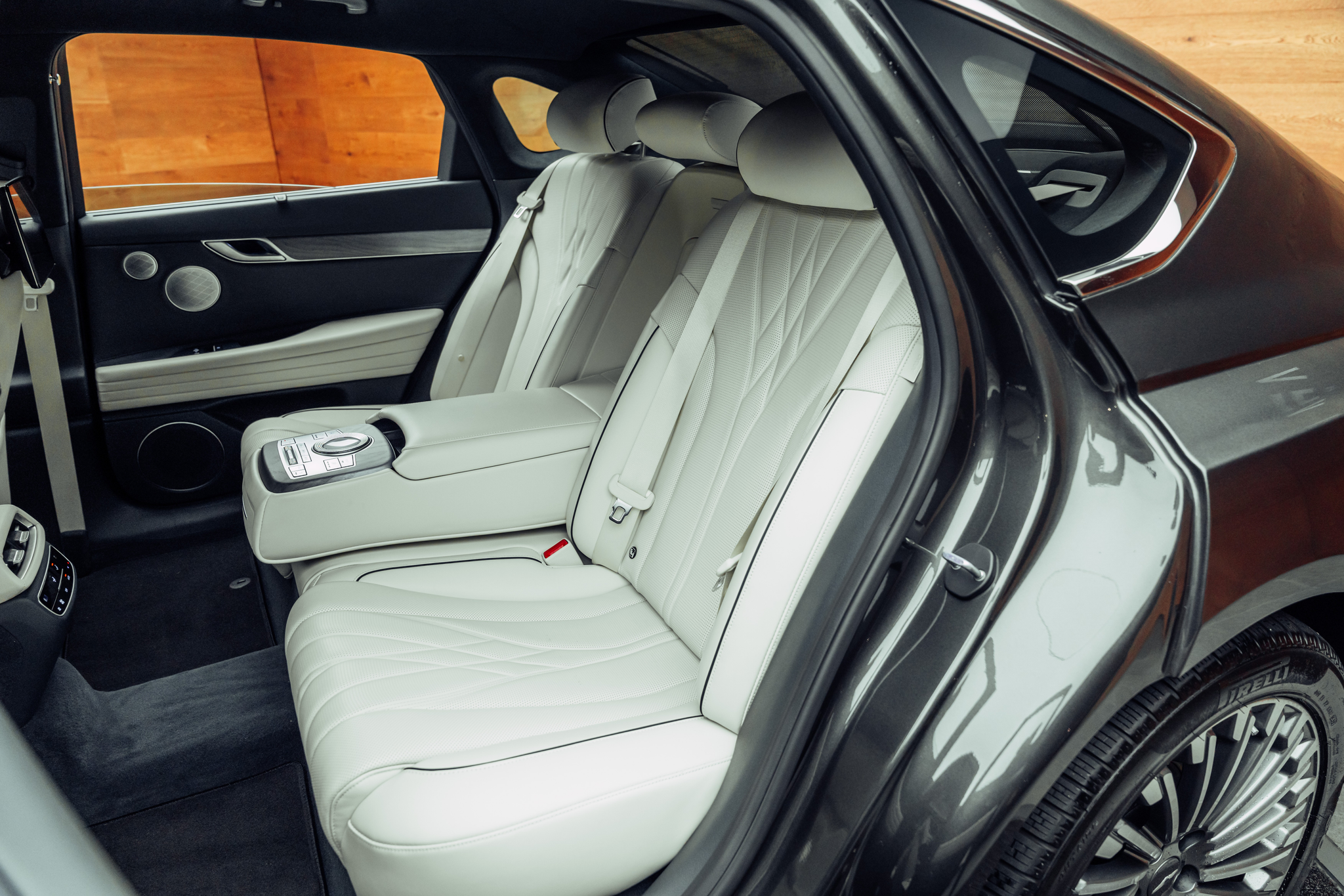 listing desktop thumbnail image 7