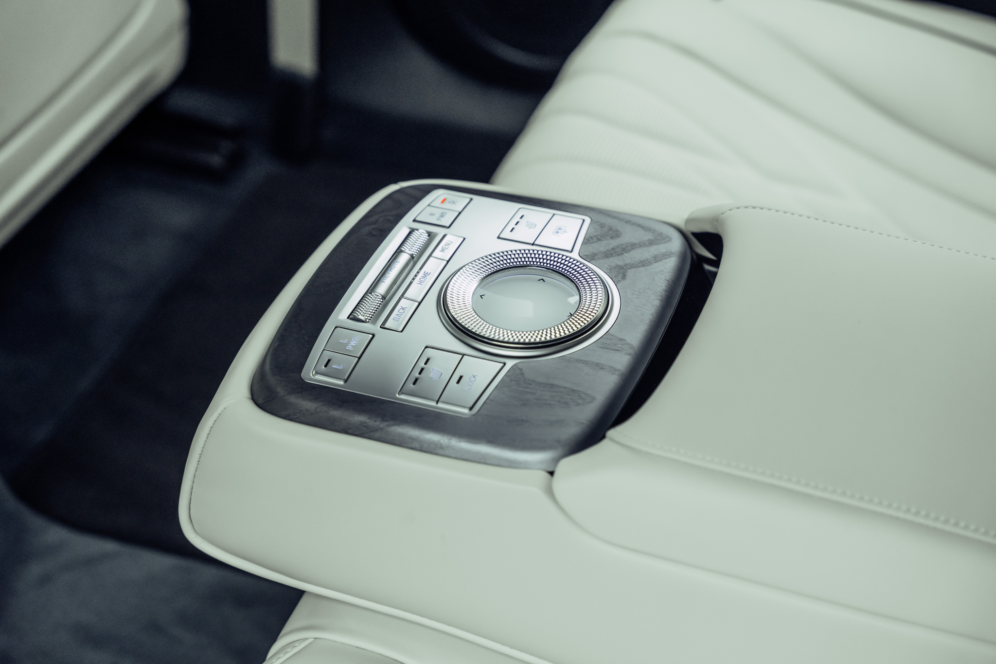 listing desktop thumbnail image 13