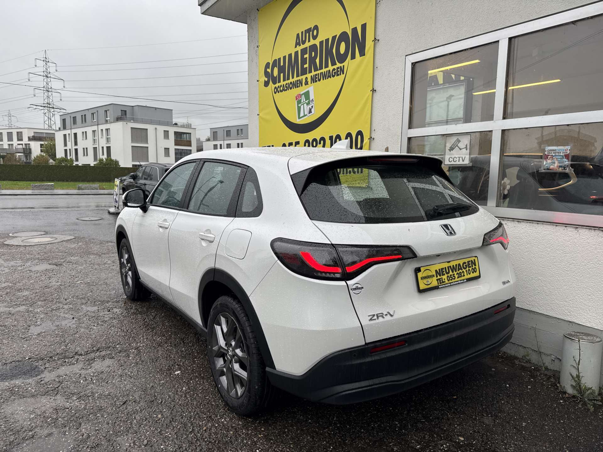 listing desktop thumbnail image 2