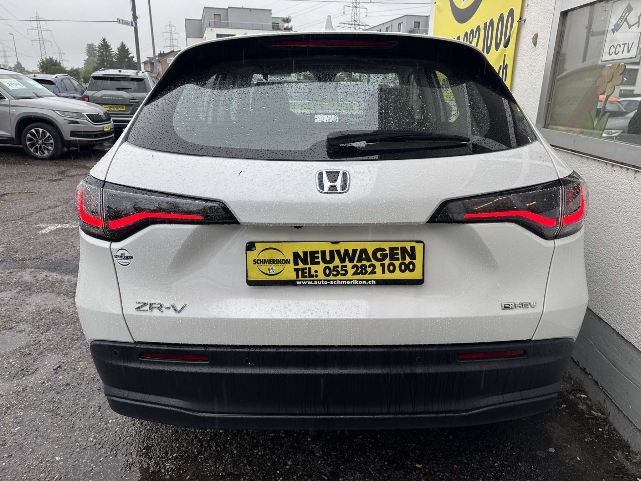 listing desktop thumbnail image 3