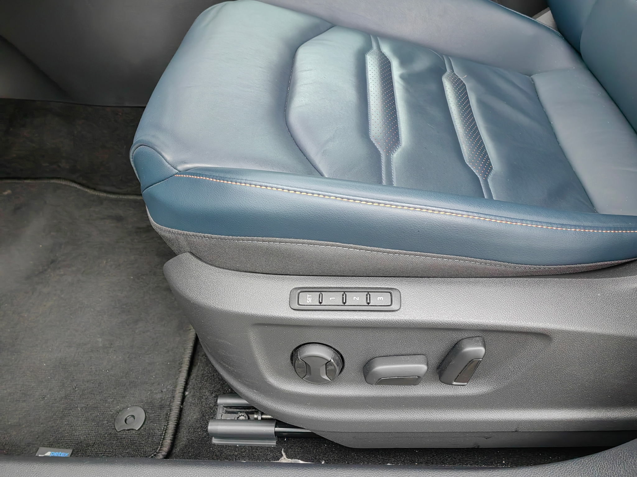 listing desktop thumbnail image 10