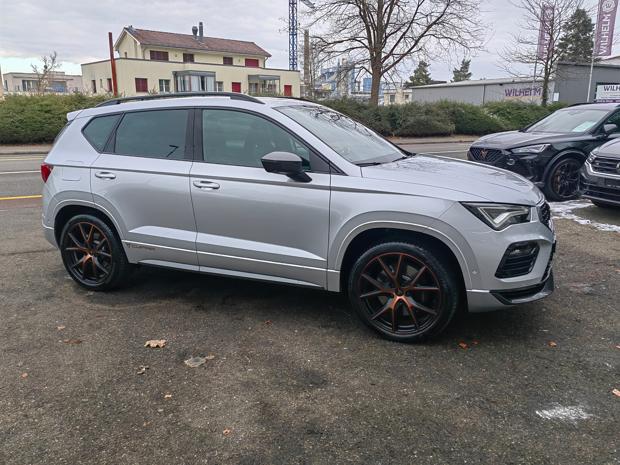 listing desktop thumbnail image 3