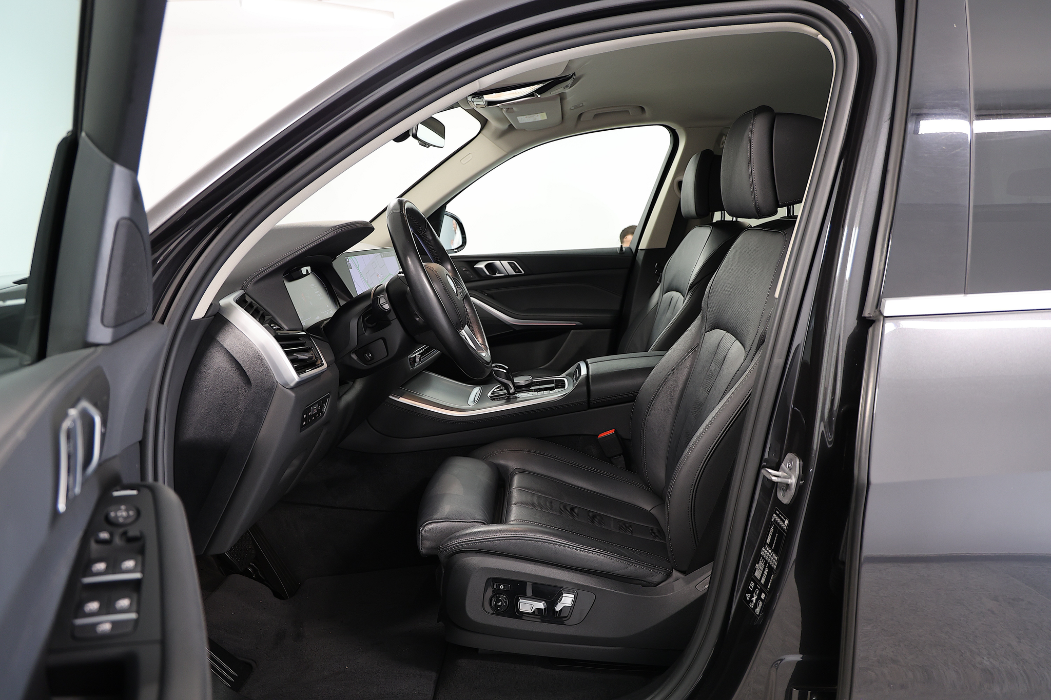 listing desktop thumbnail image 8