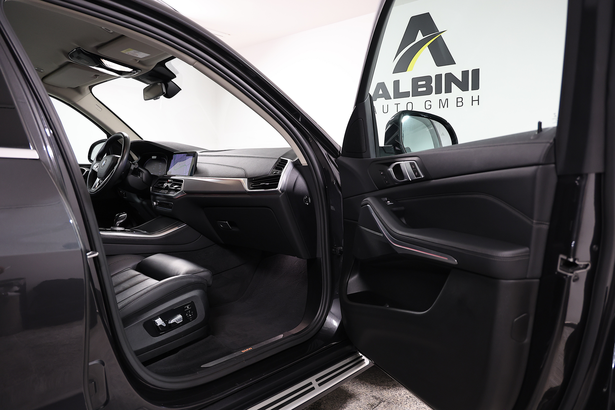 listing desktop thumbnail image 15