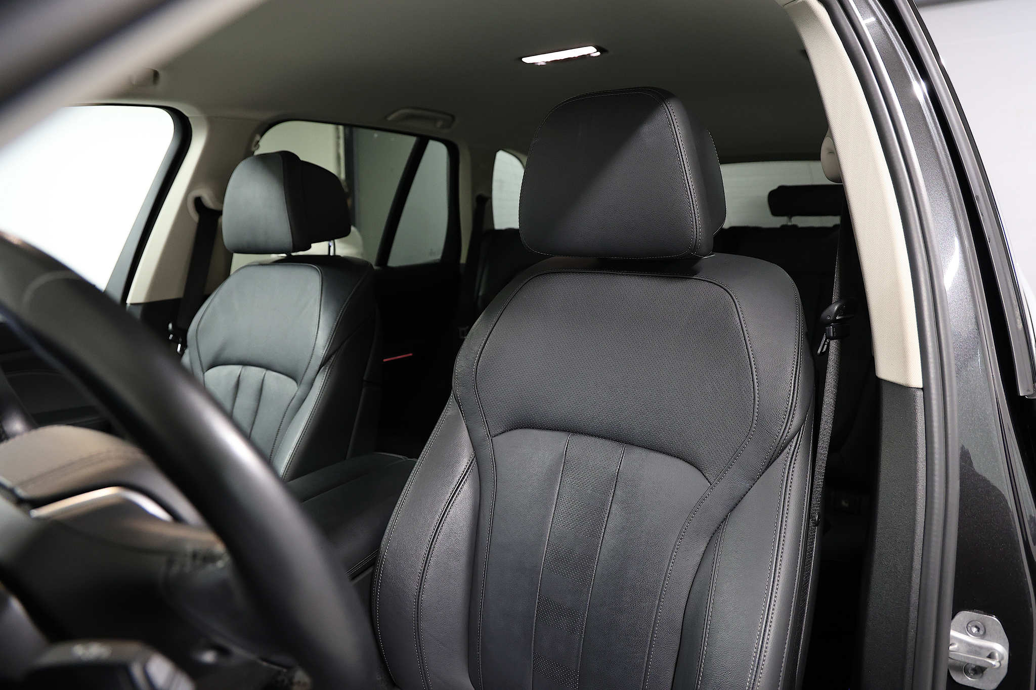 listing desktop thumbnail image 9