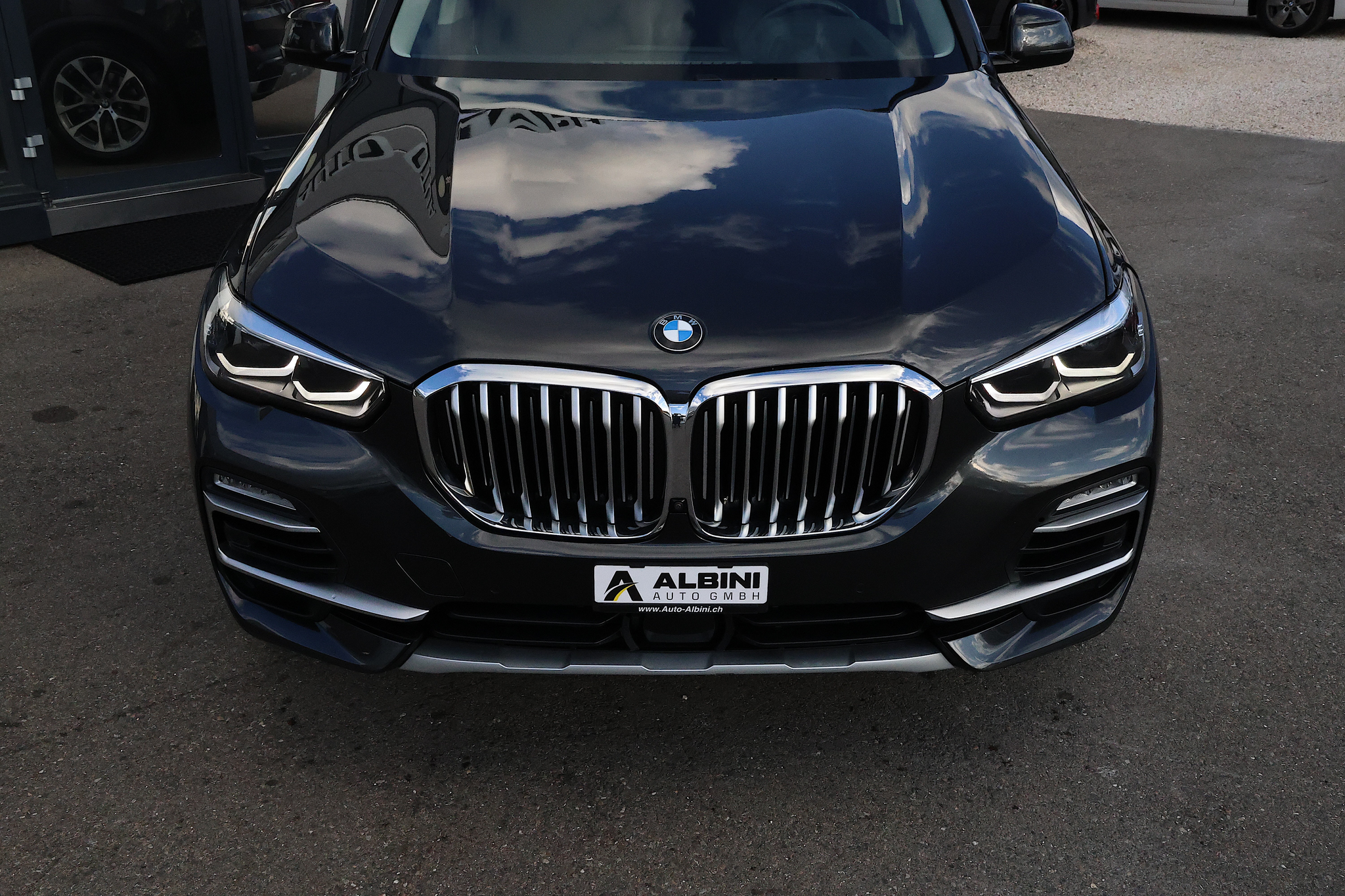 listing desktop thumbnail image 4