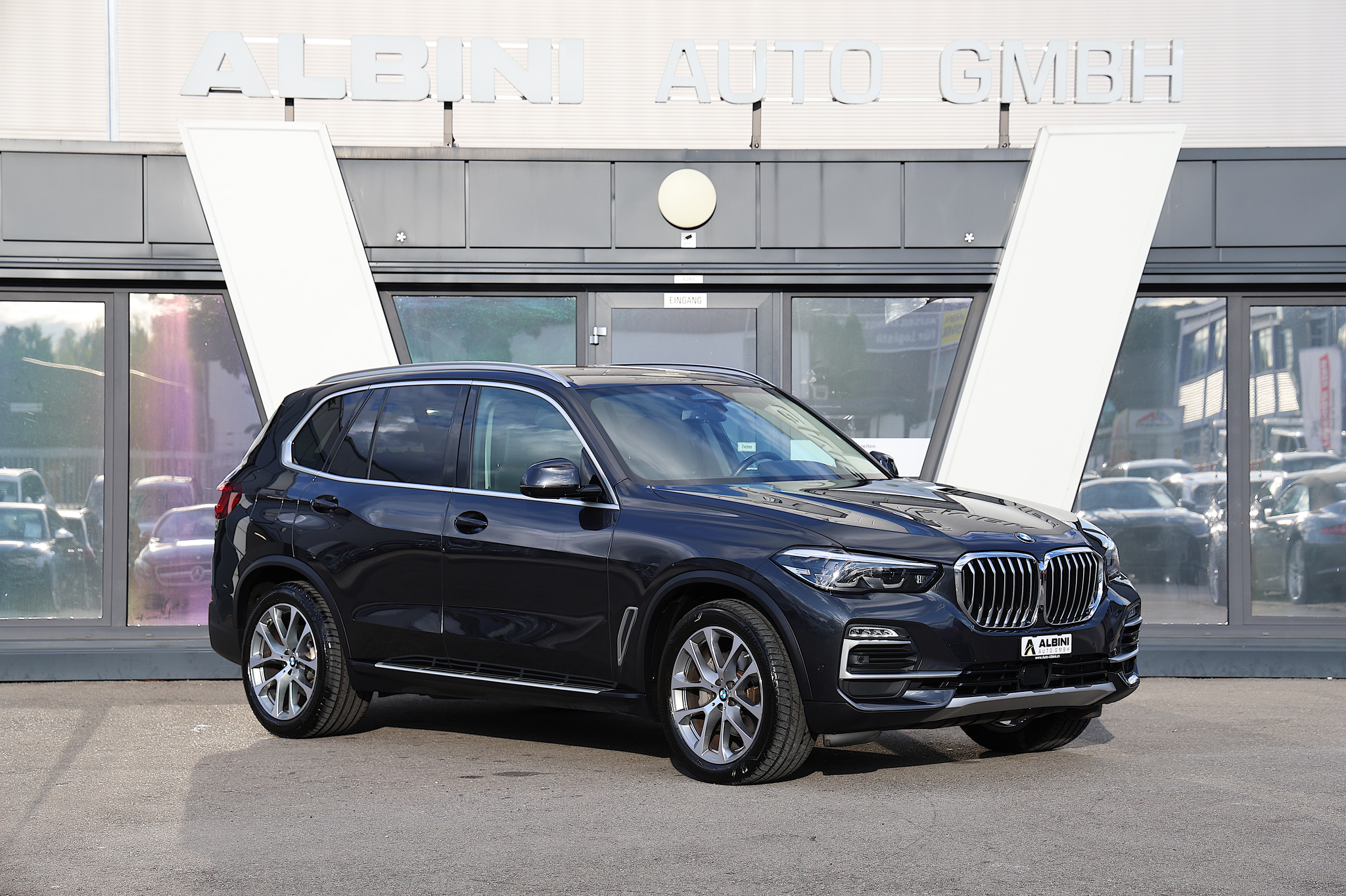 listing desktop thumbnail image 1