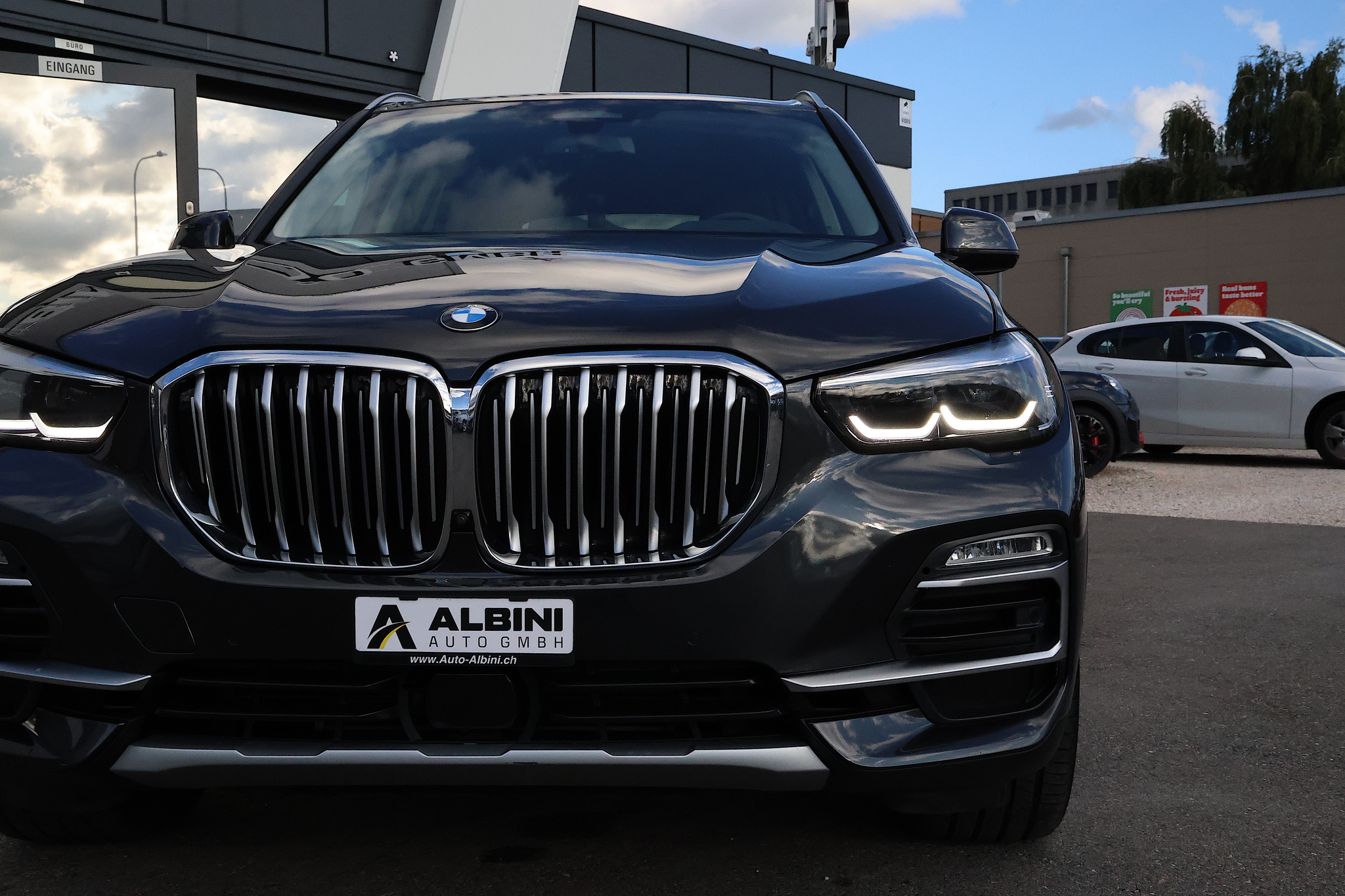 listing desktop thumbnail image 5