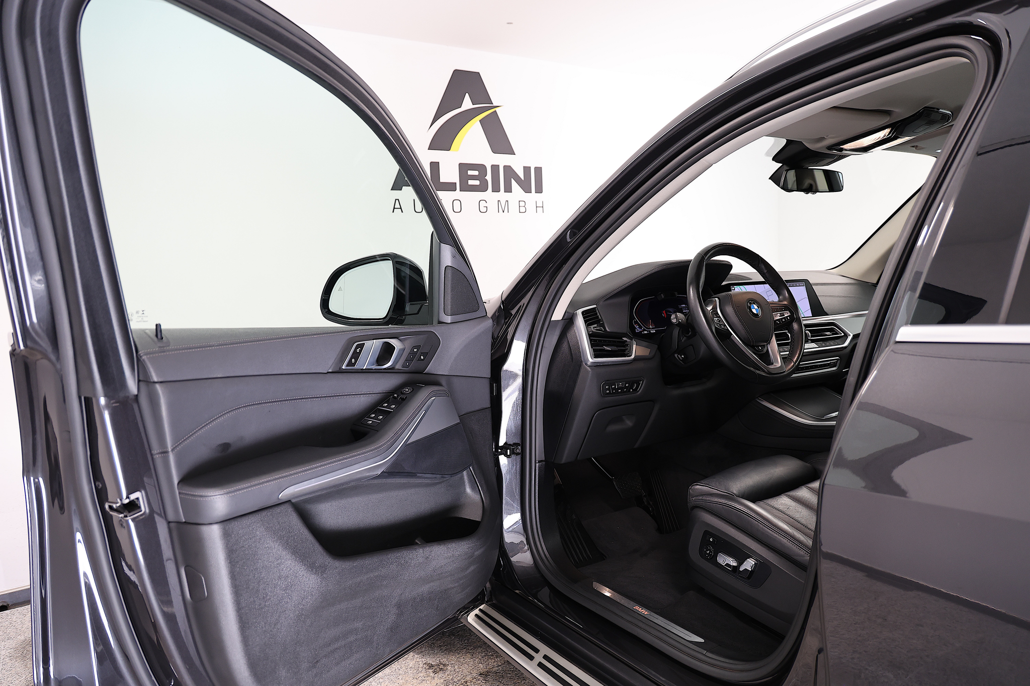 listing desktop thumbnail image 7