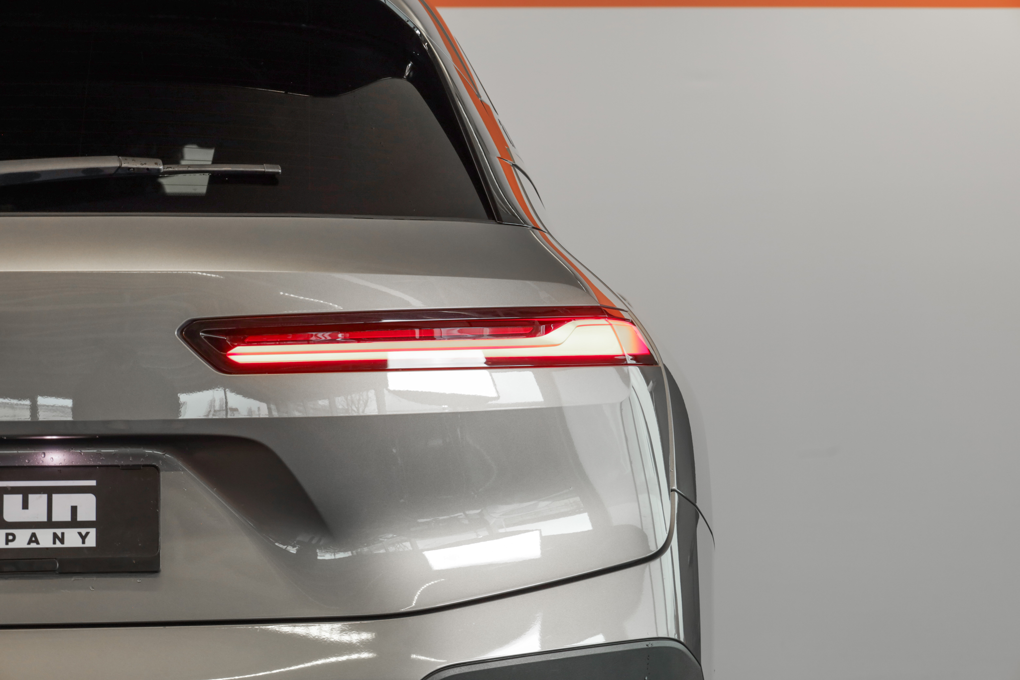 listing desktop thumbnail image 3