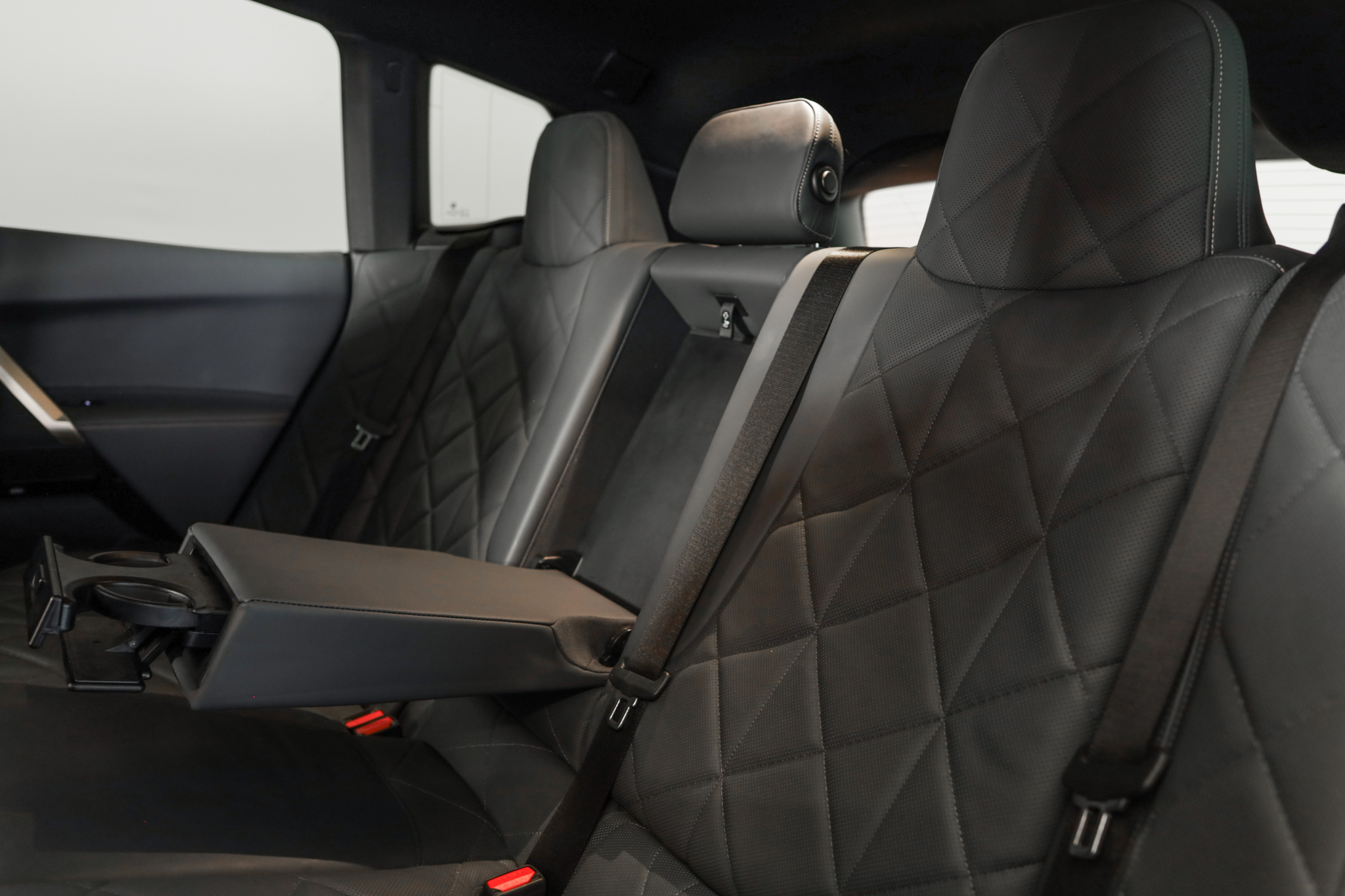 listing desktop thumbnail image 12