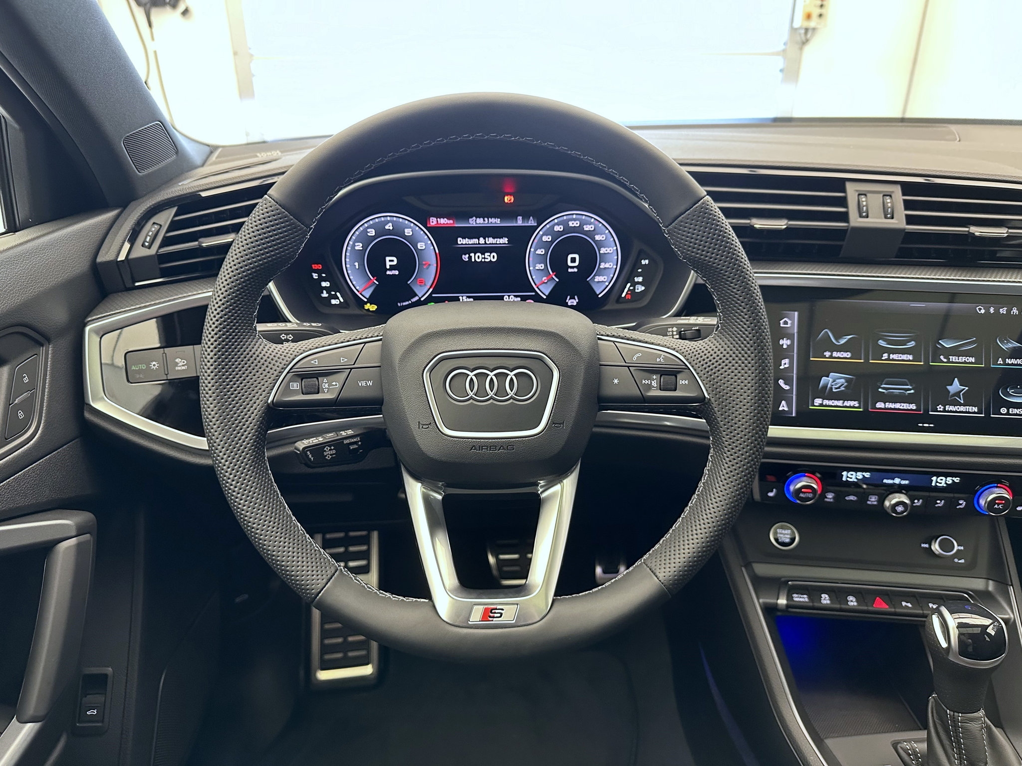 listing desktop thumbnail image 8