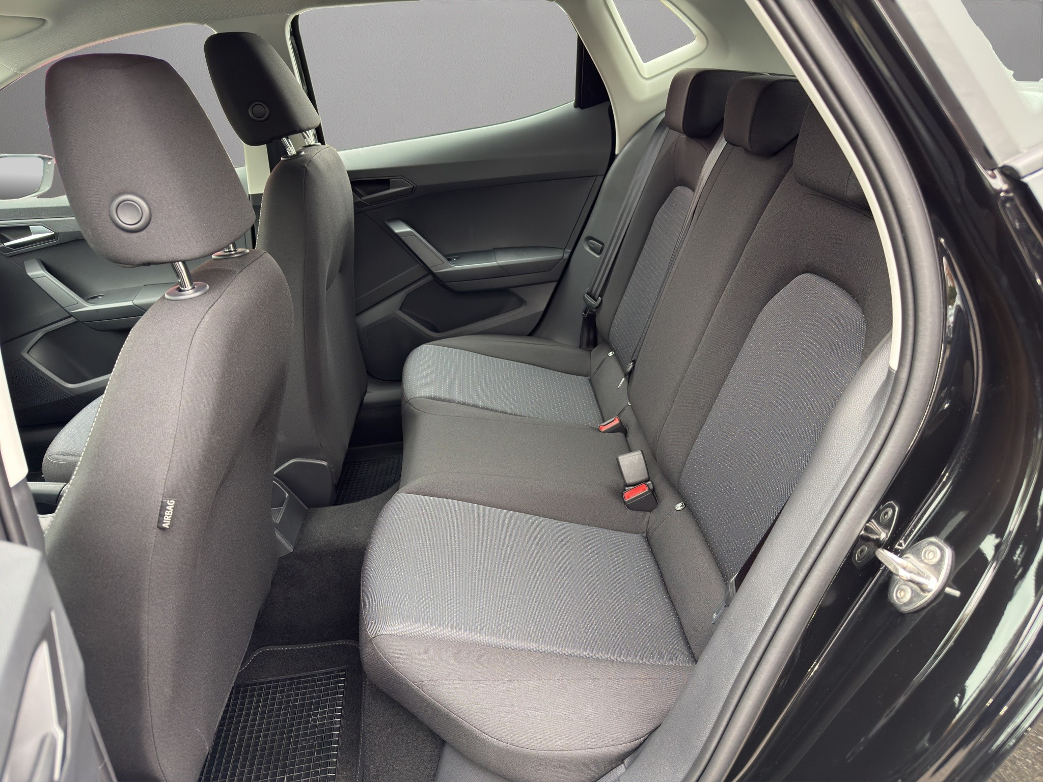 listing desktop thumbnail image 5