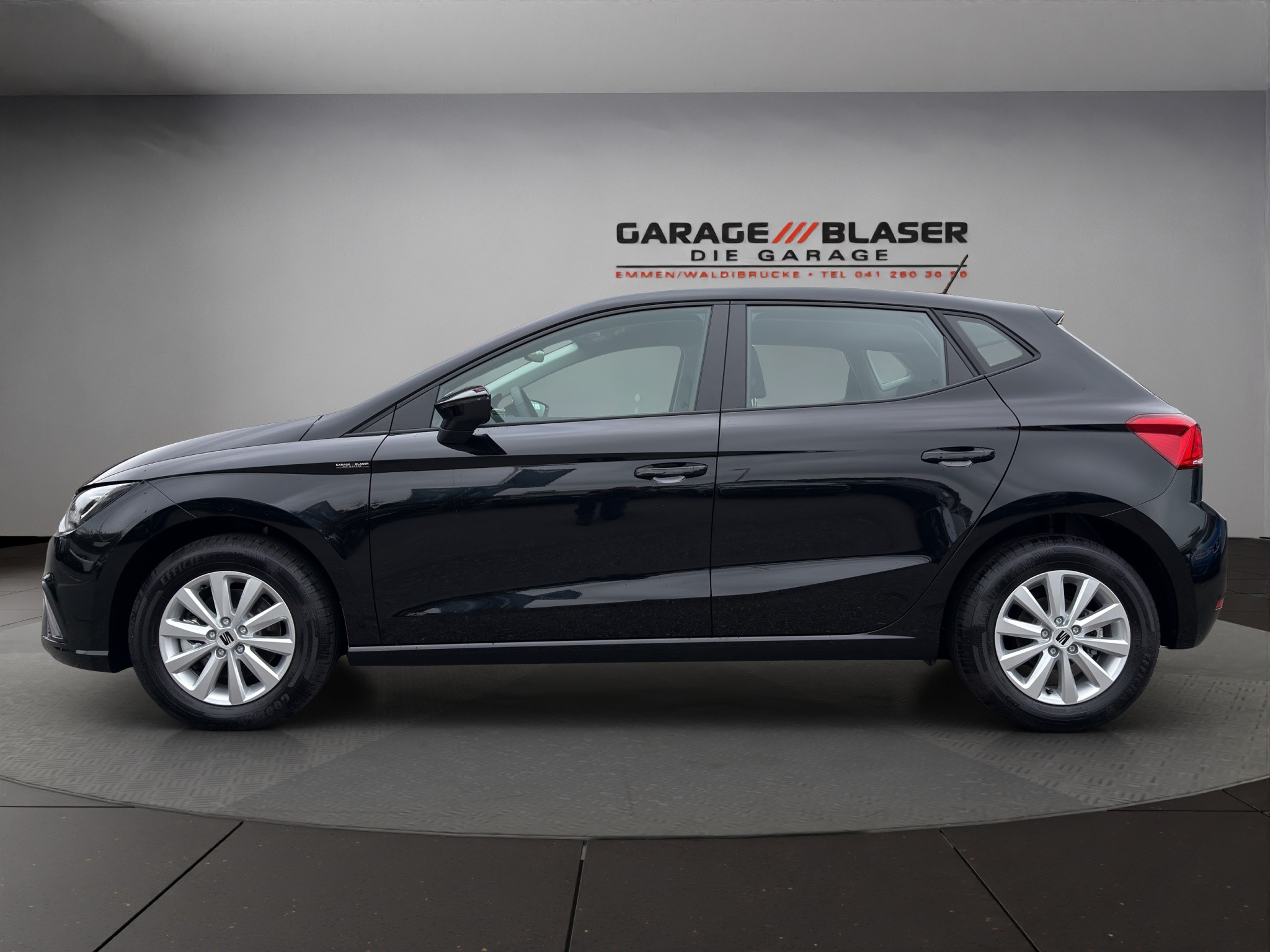 listing desktop thumbnail image 1