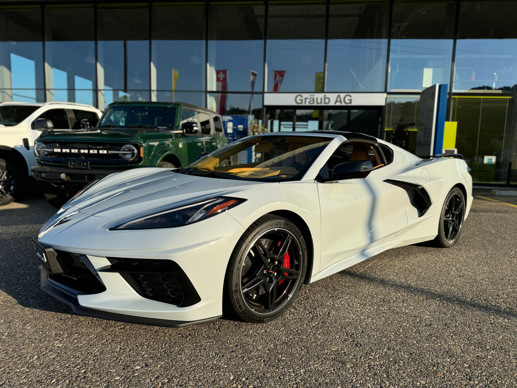 listing desktop thumbnail image 4