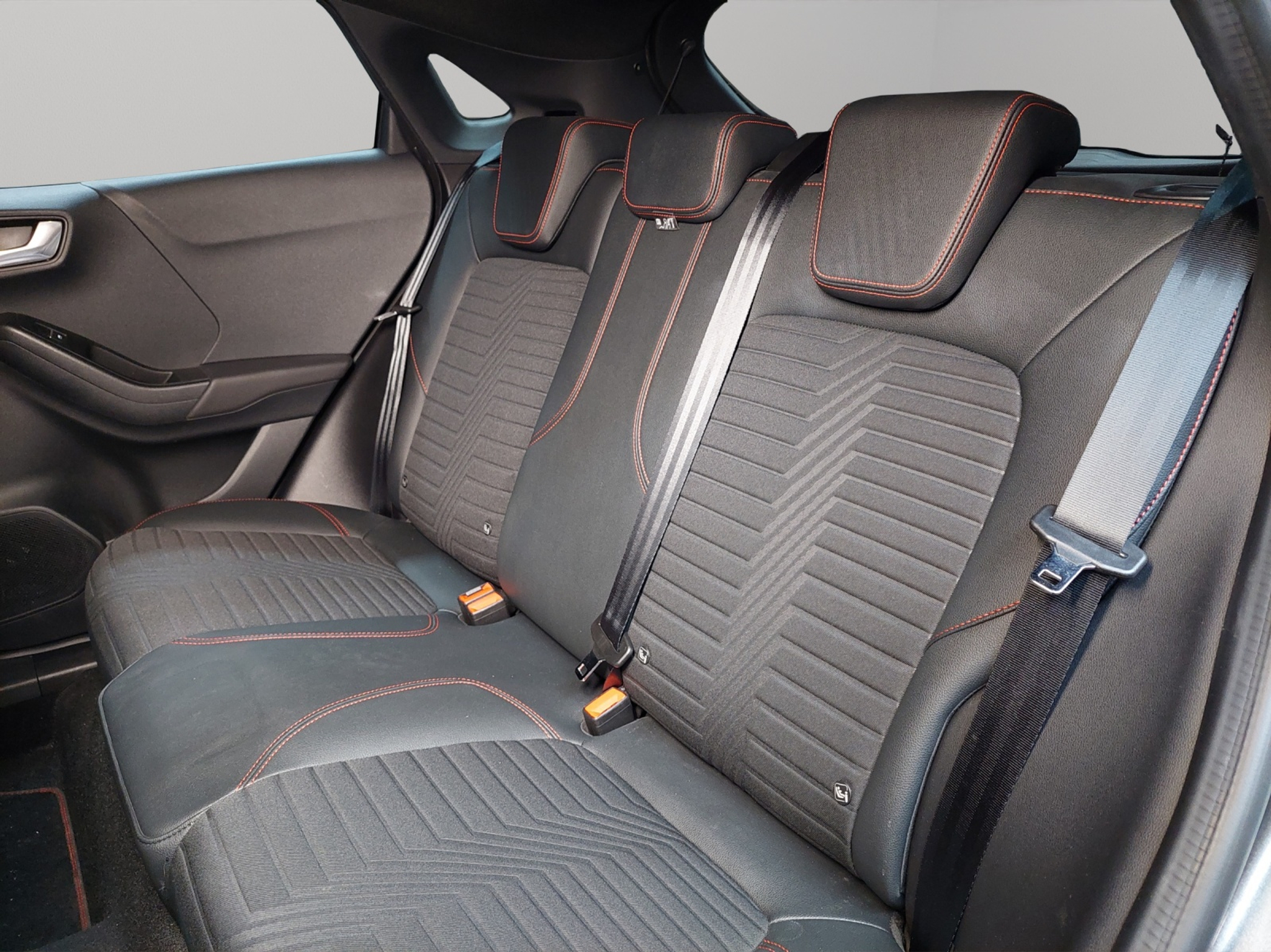 listing desktop thumbnail image 7