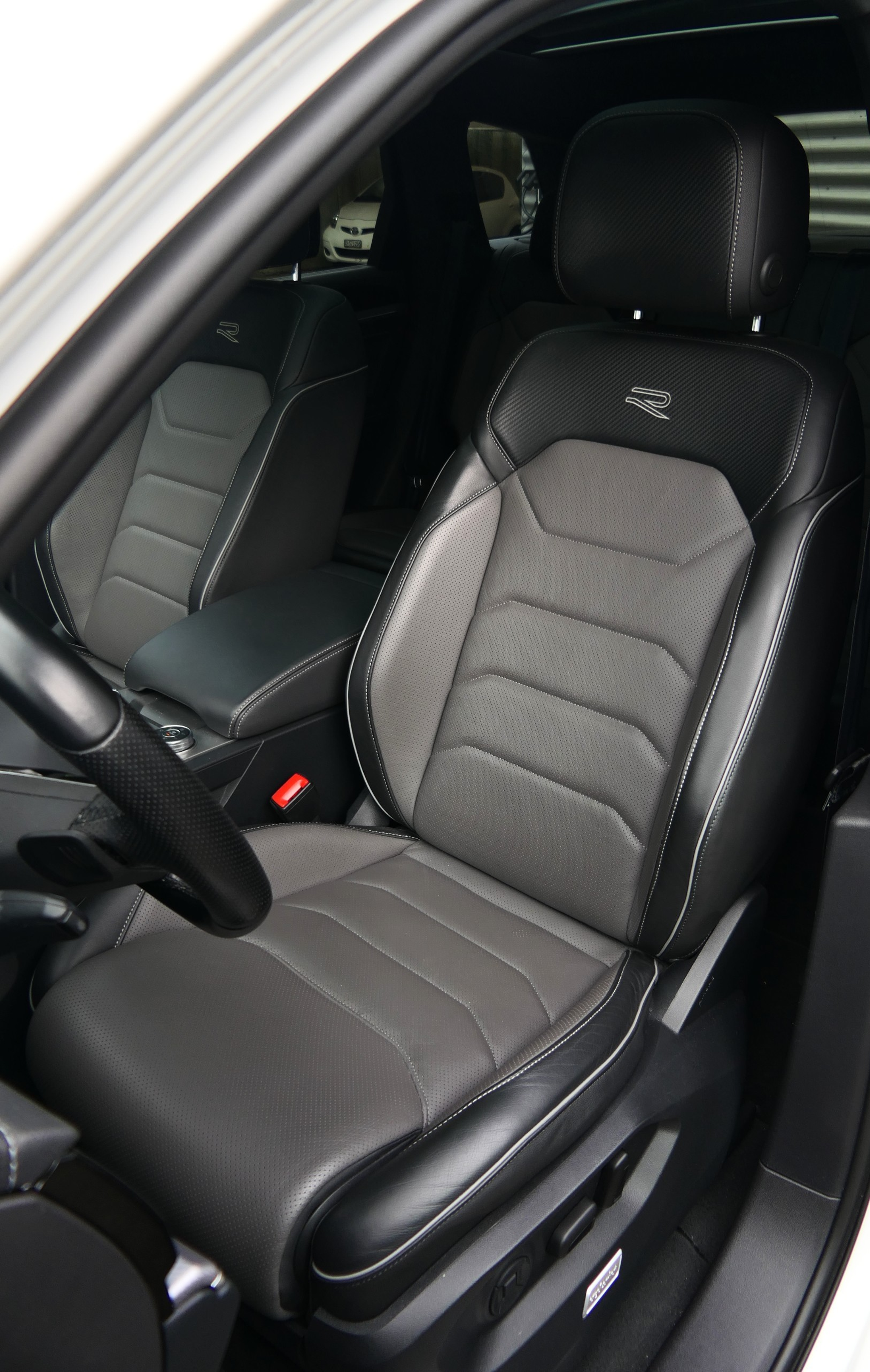 listing desktop thumbnail image 5