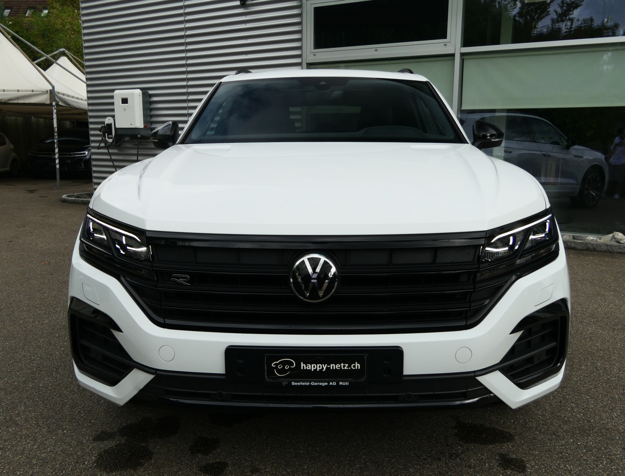 listing desktop thumbnail image 1