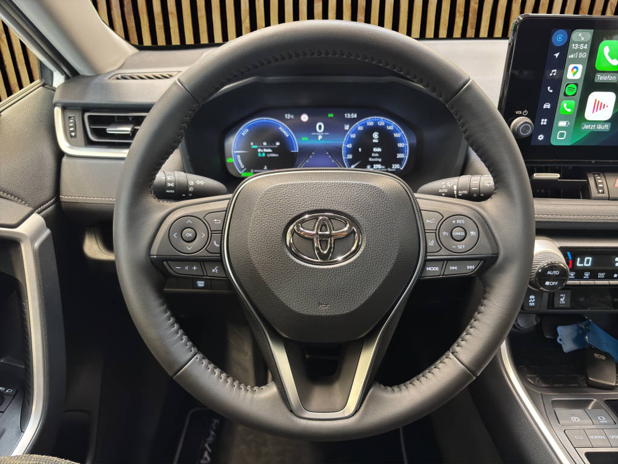 listing desktop thumbnail image 8