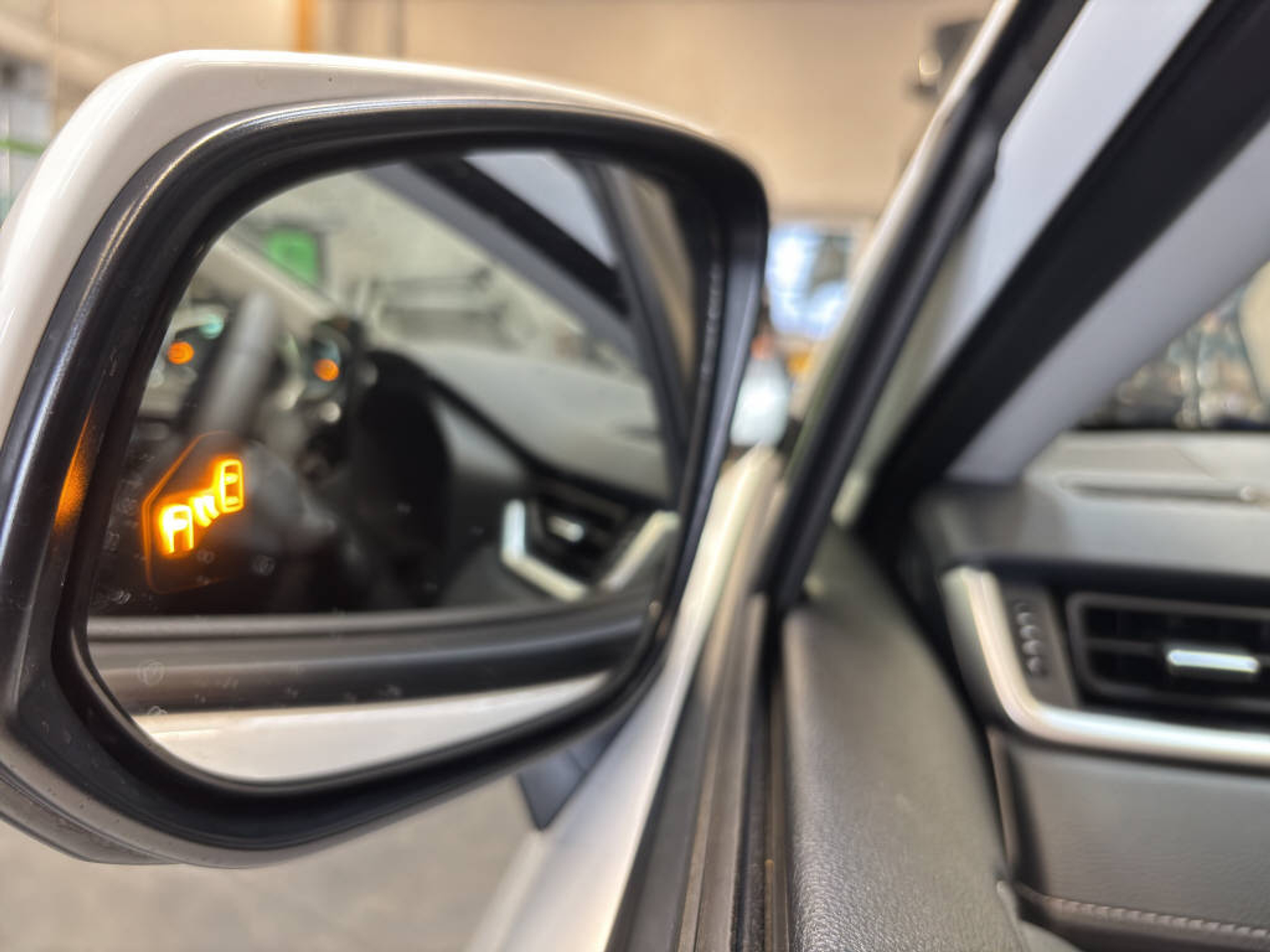 listing desktop thumbnail image 17