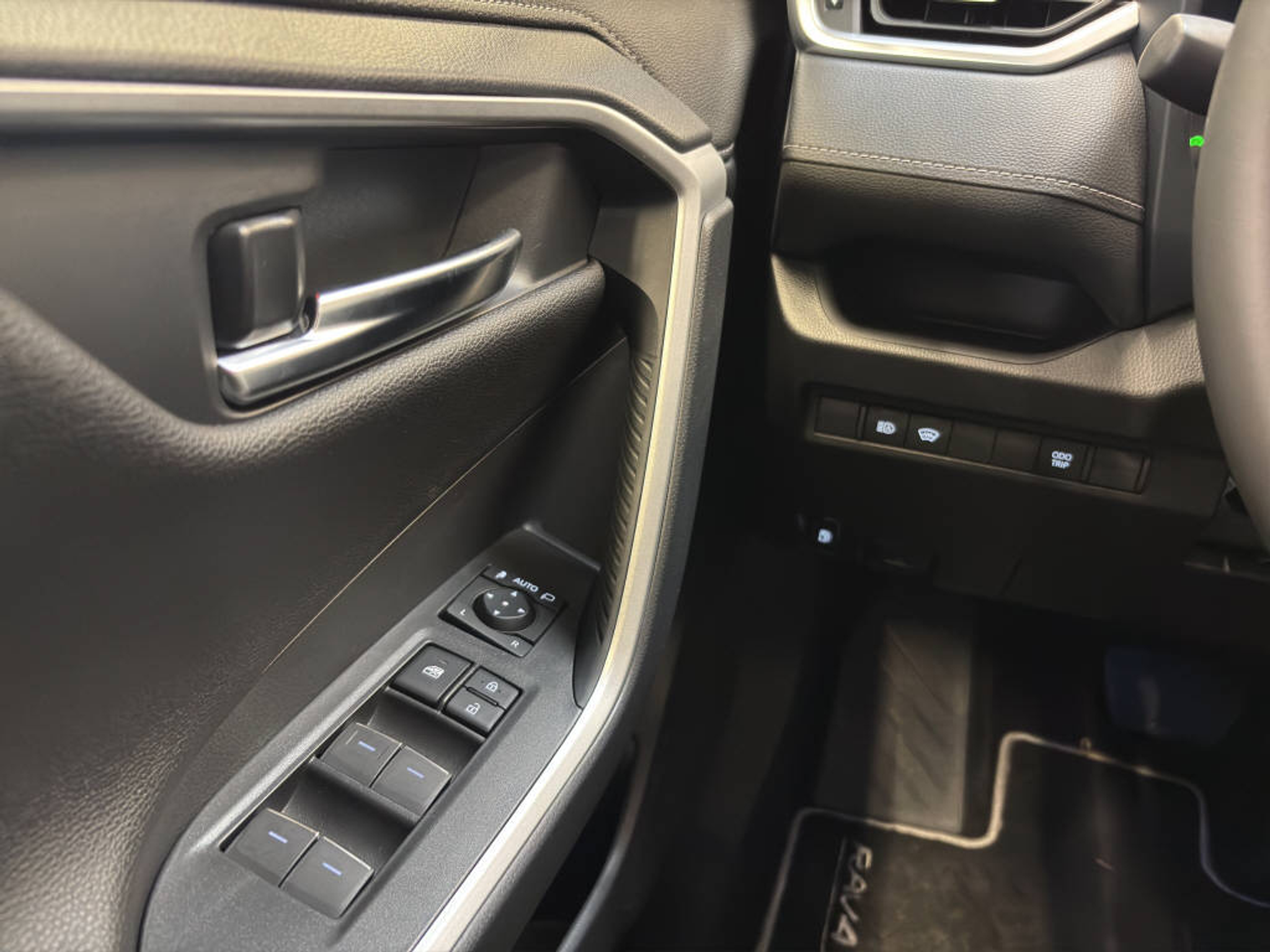 listing desktop thumbnail image 13