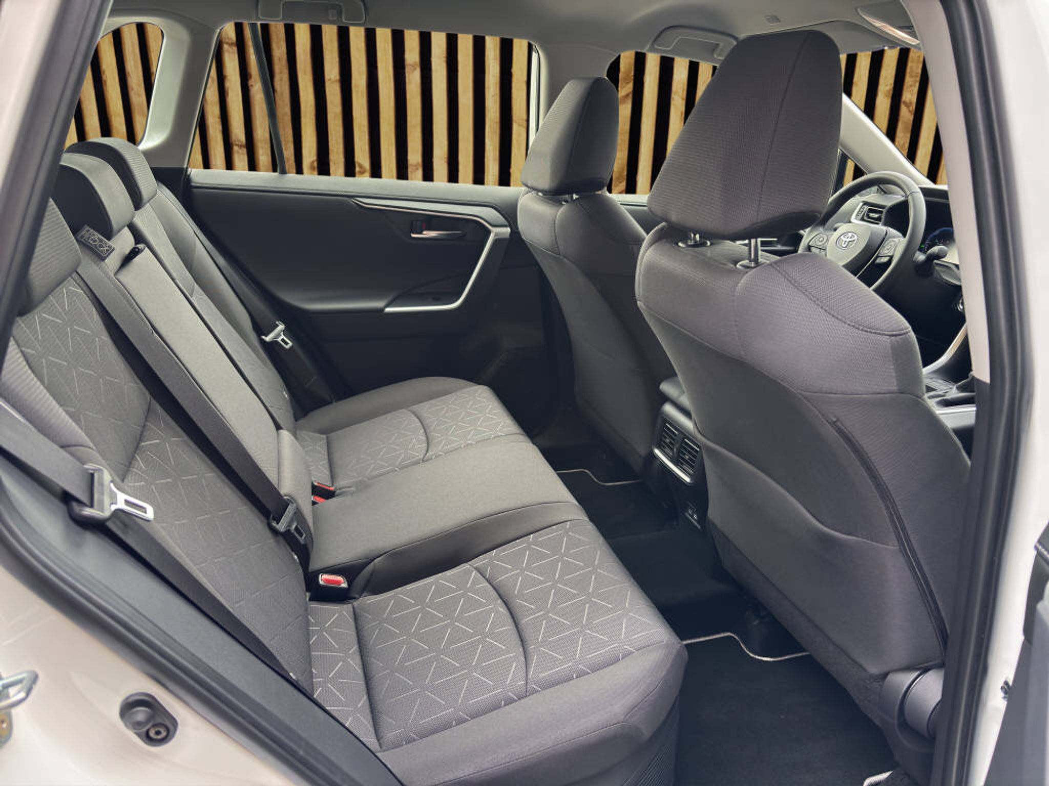 listing desktop thumbnail image 5