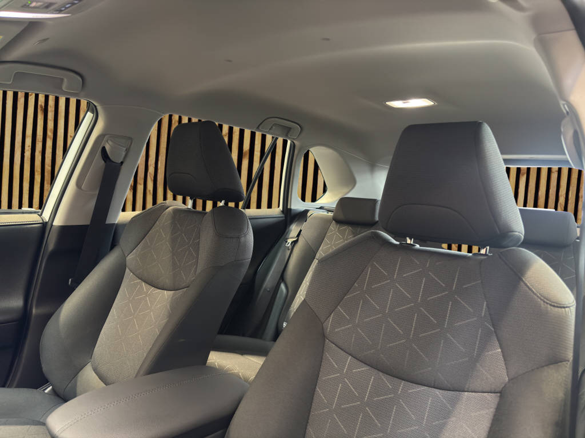 listing desktop thumbnail image 12