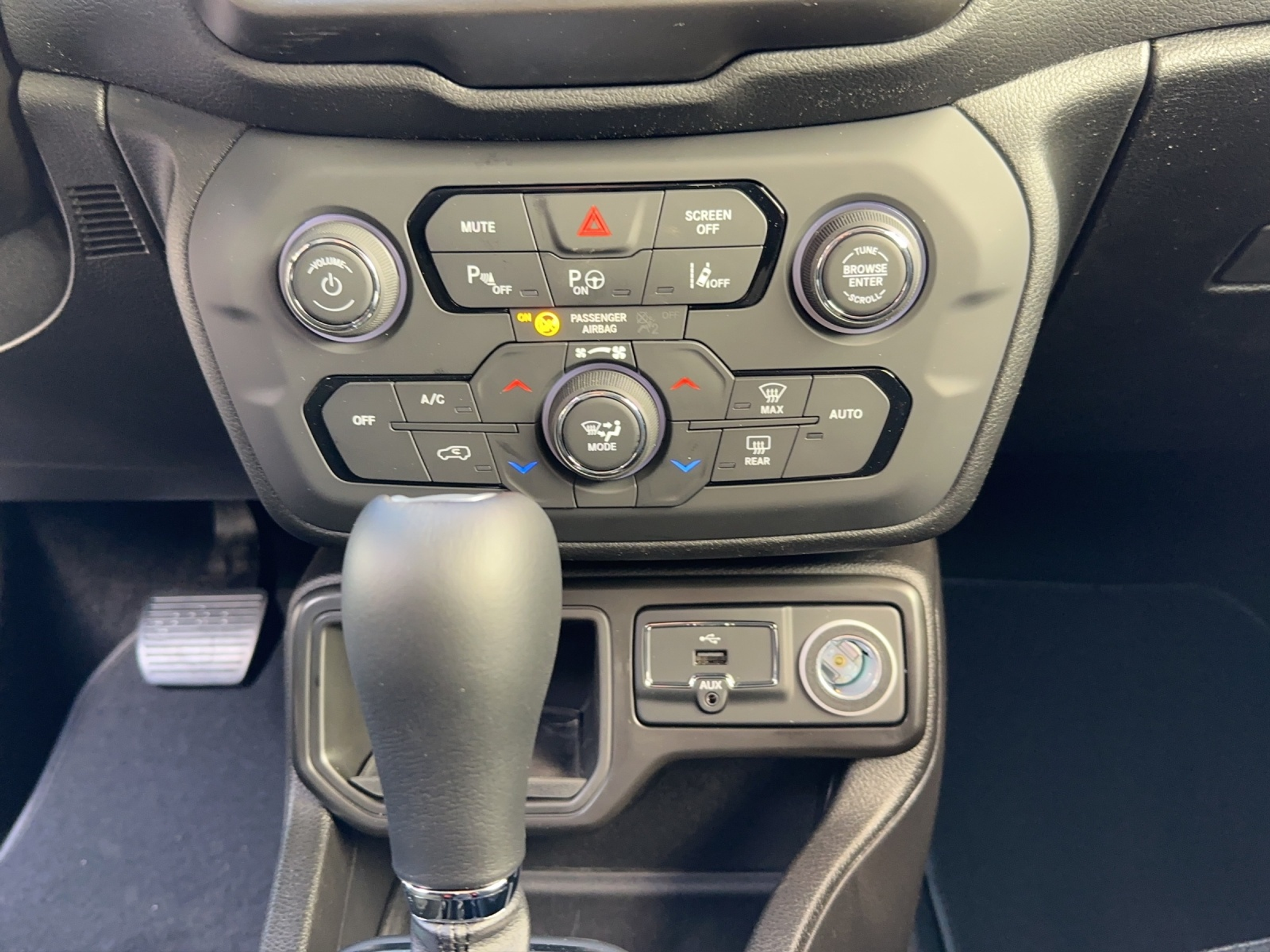 listing desktop thumbnail image 10