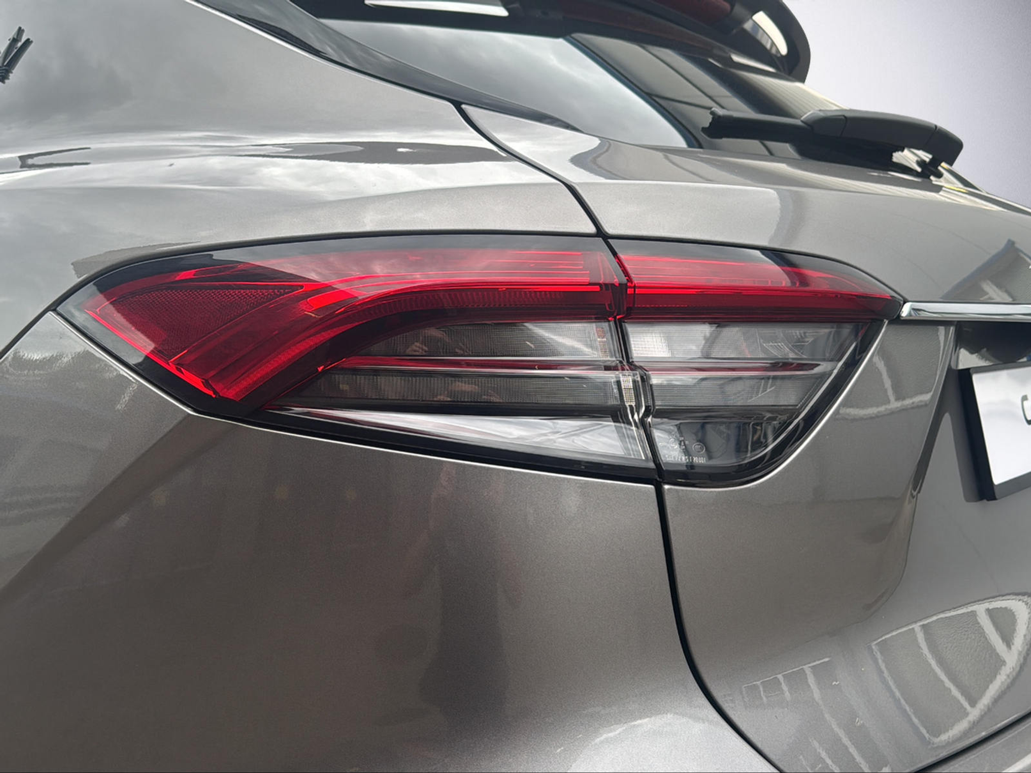 listing desktop thumbnail image 5