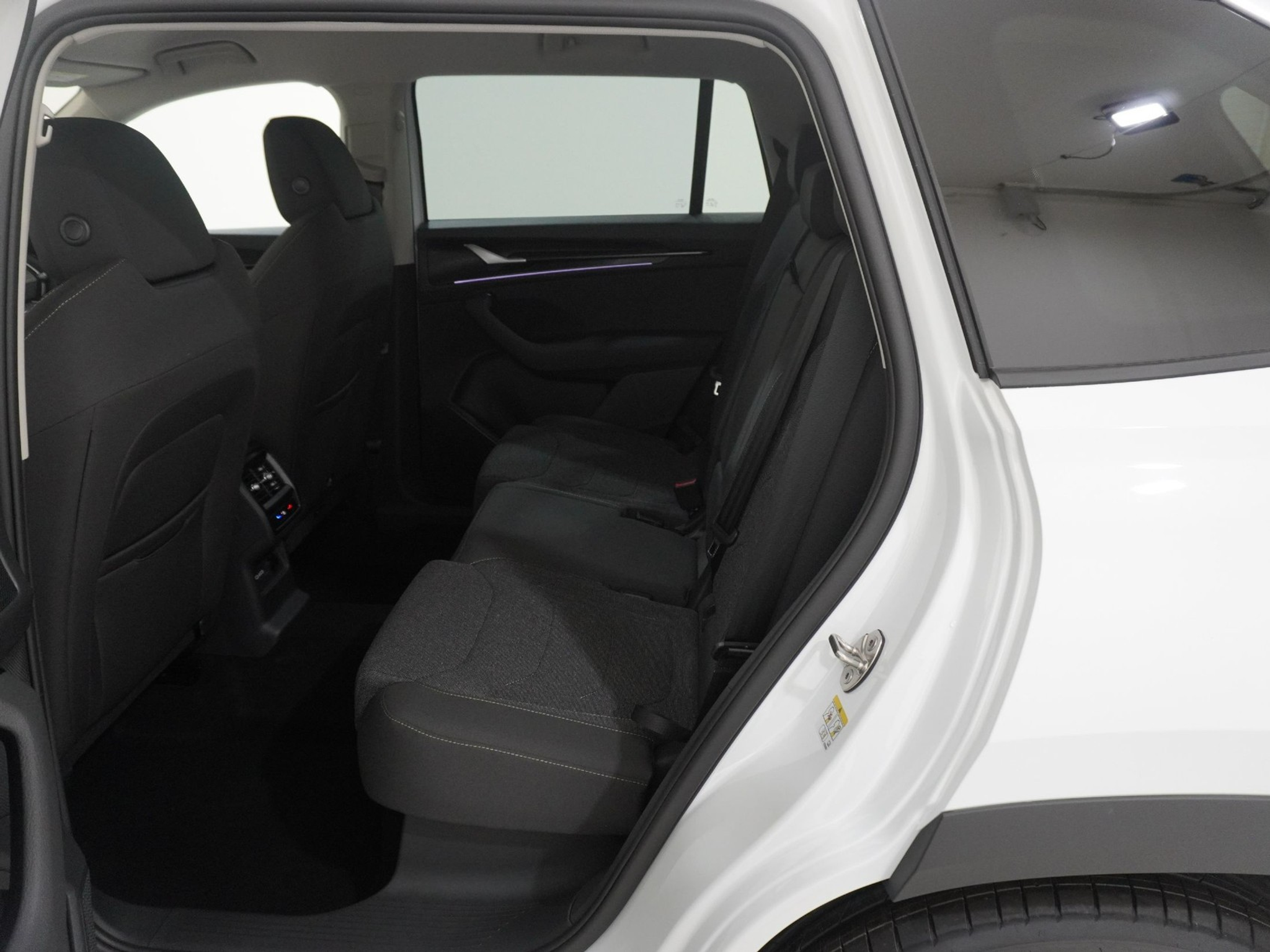 listing desktop thumbnail image 15