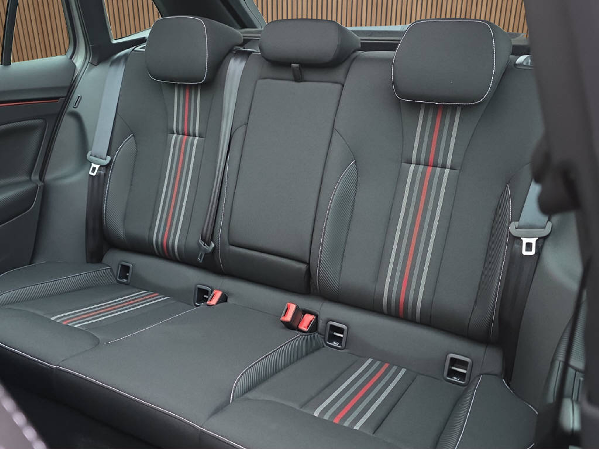 listing desktop thumbnail image 14