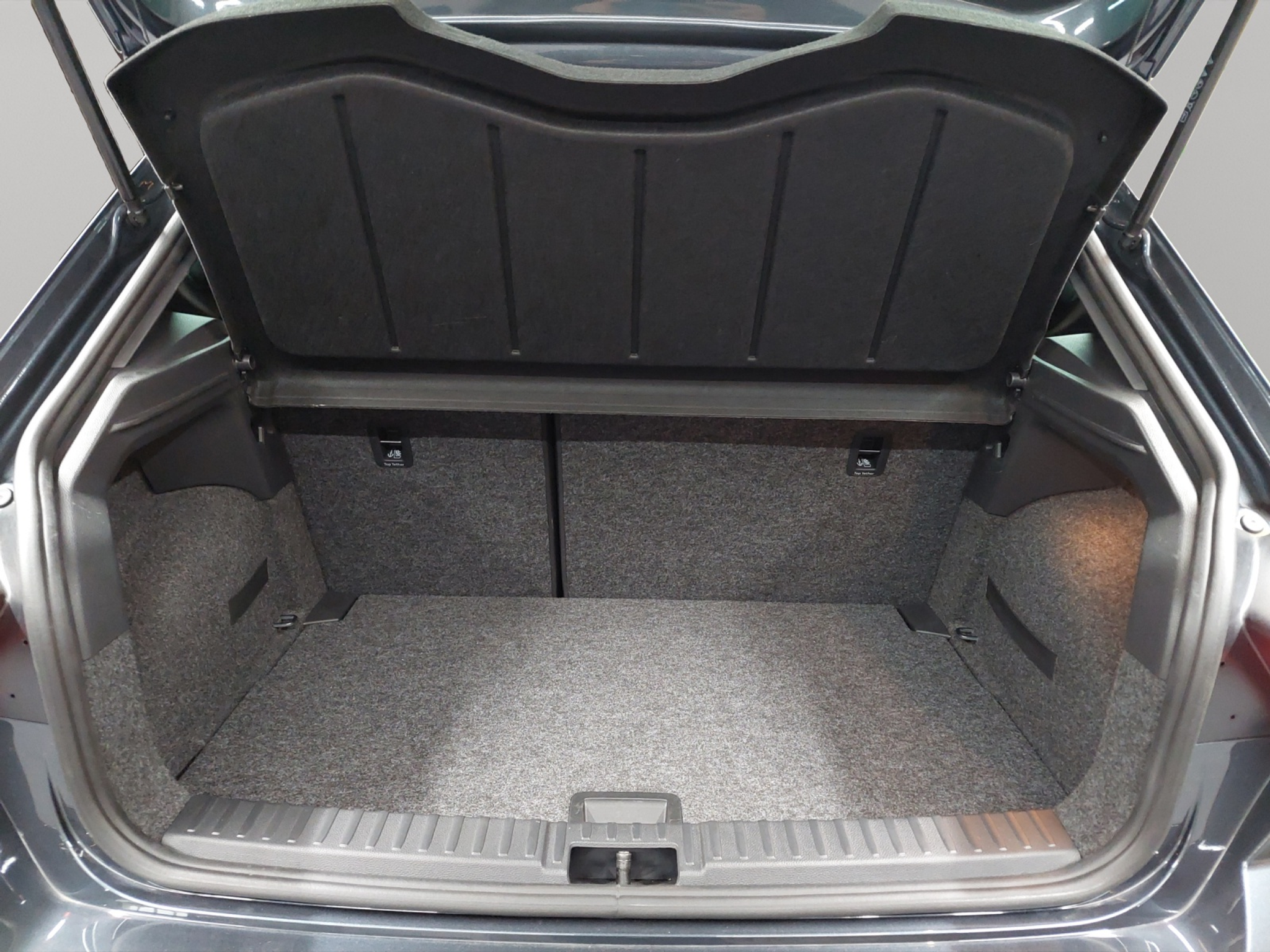 listing desktop thumbnail image 10