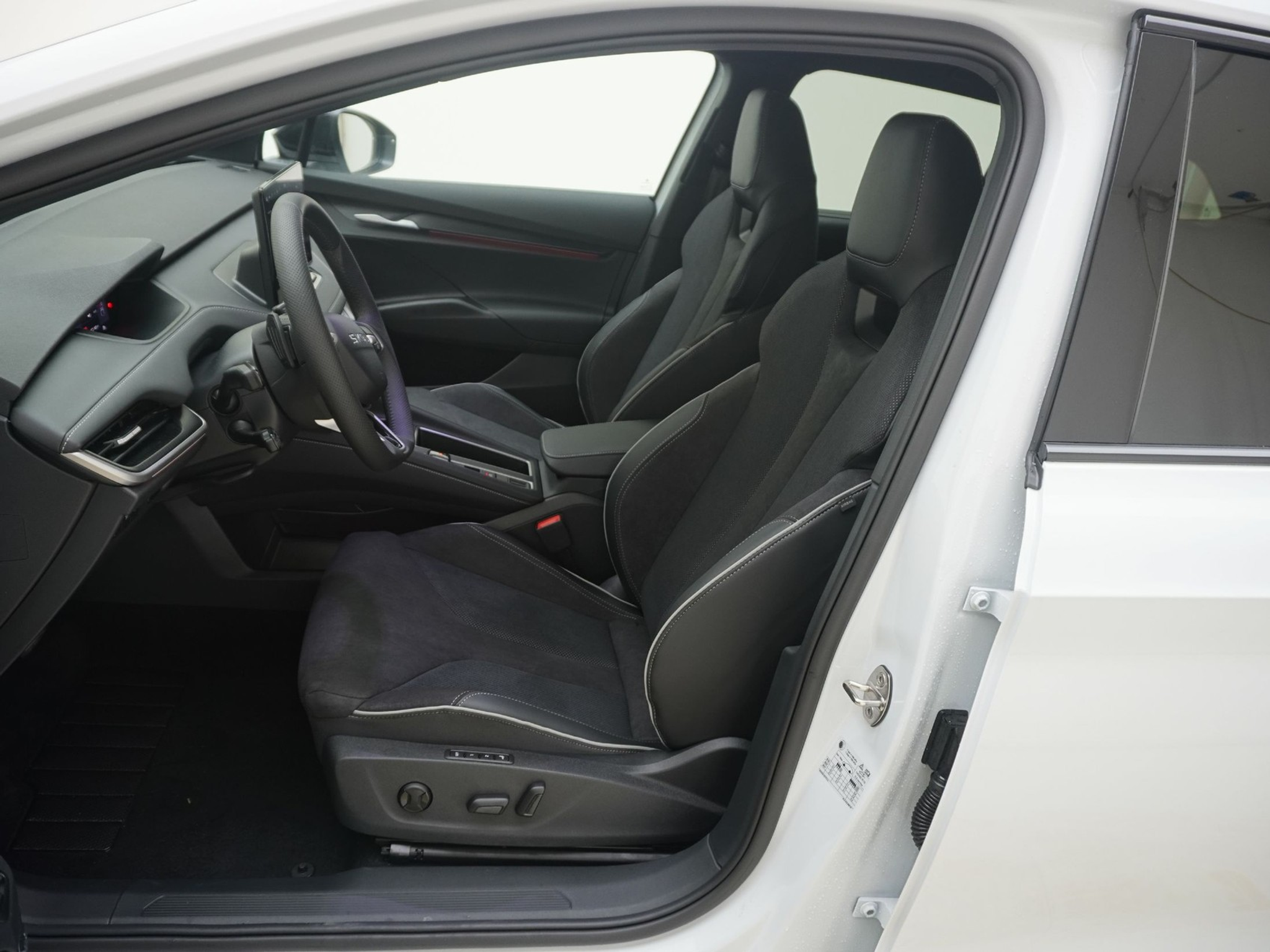 listing desktop thumbnail image 13