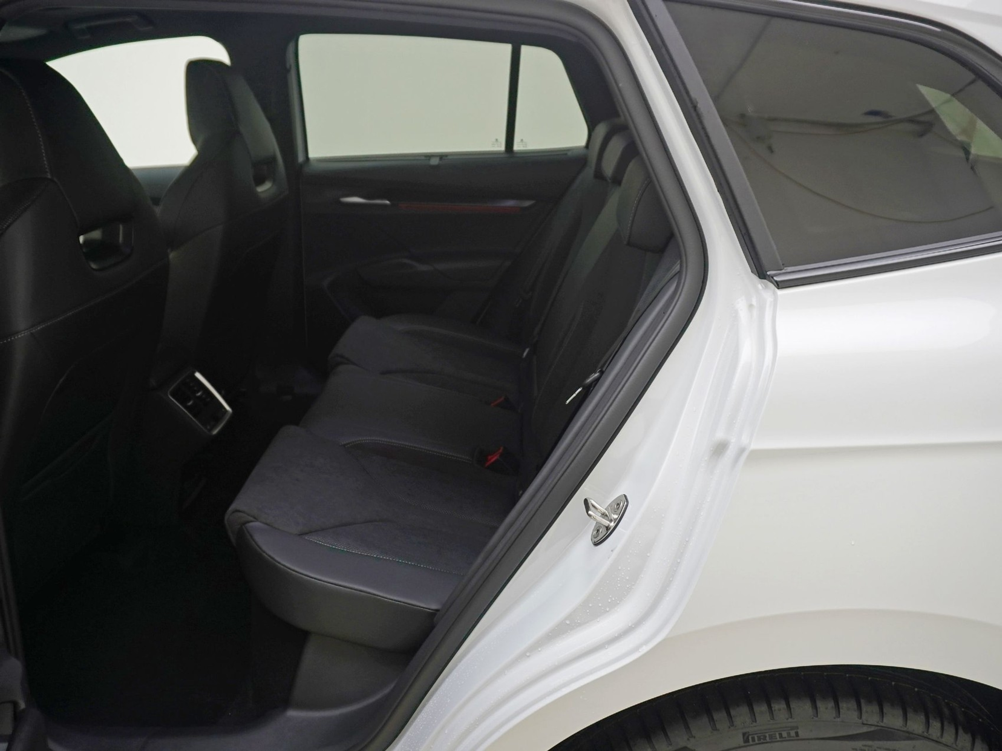 listing desktop thumbnail image 15