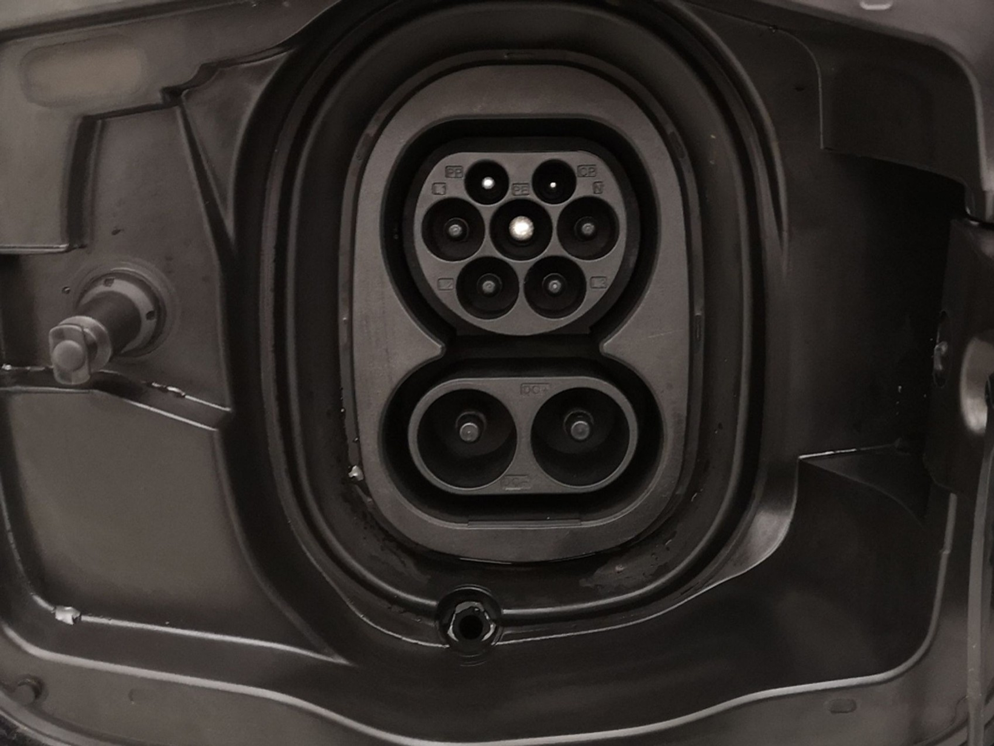 listing desktop thumbnail image 28