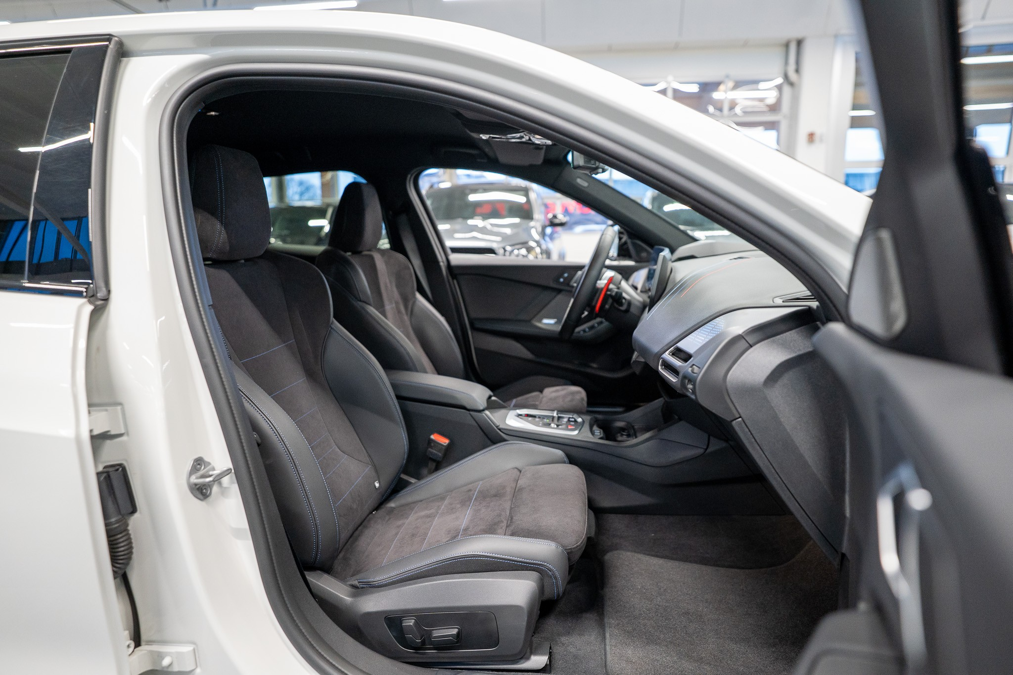 listing desktop thumbnail image 12